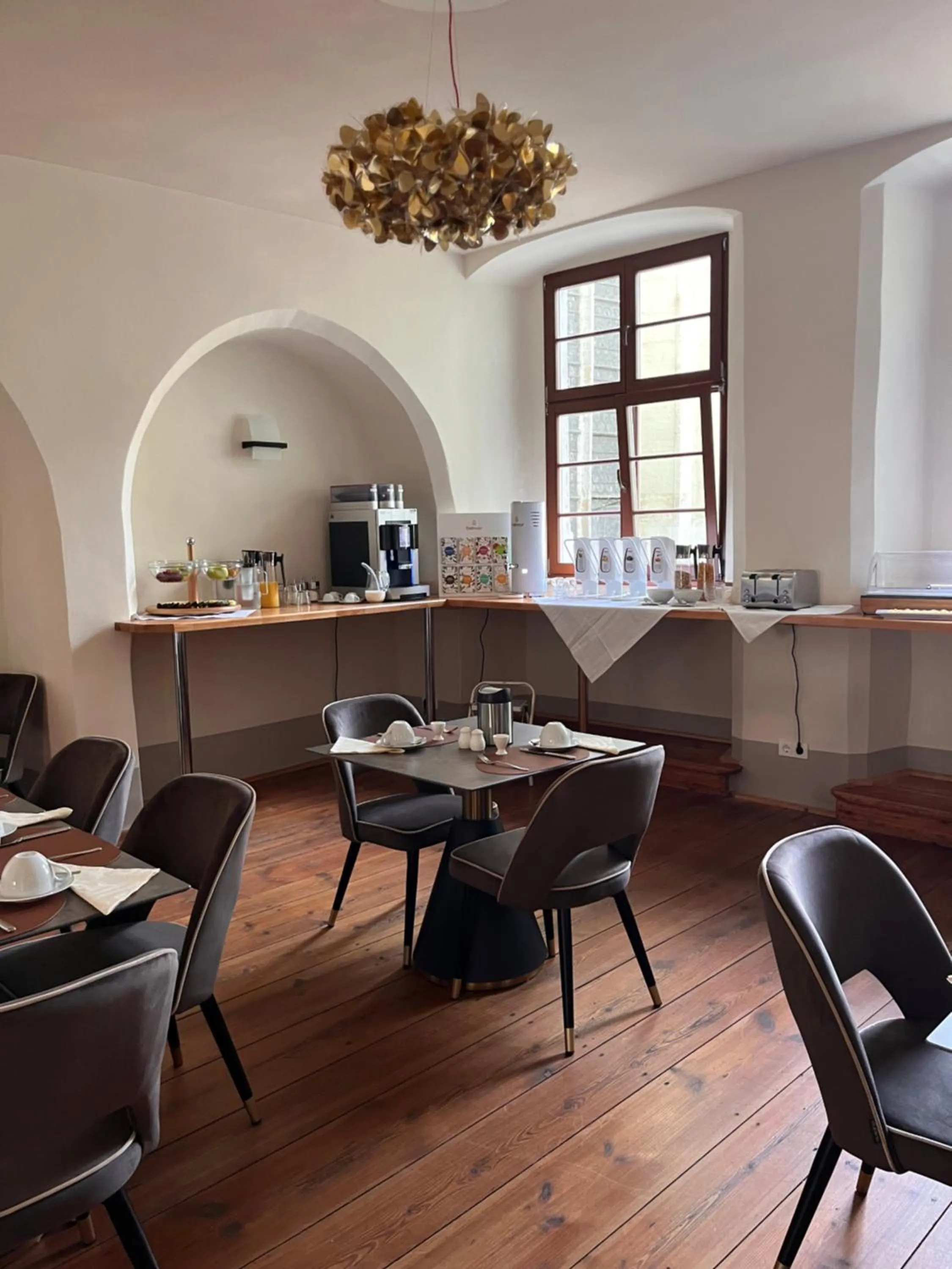 Breakfast in Hotel Schwibbogen Altstadt & Apartments