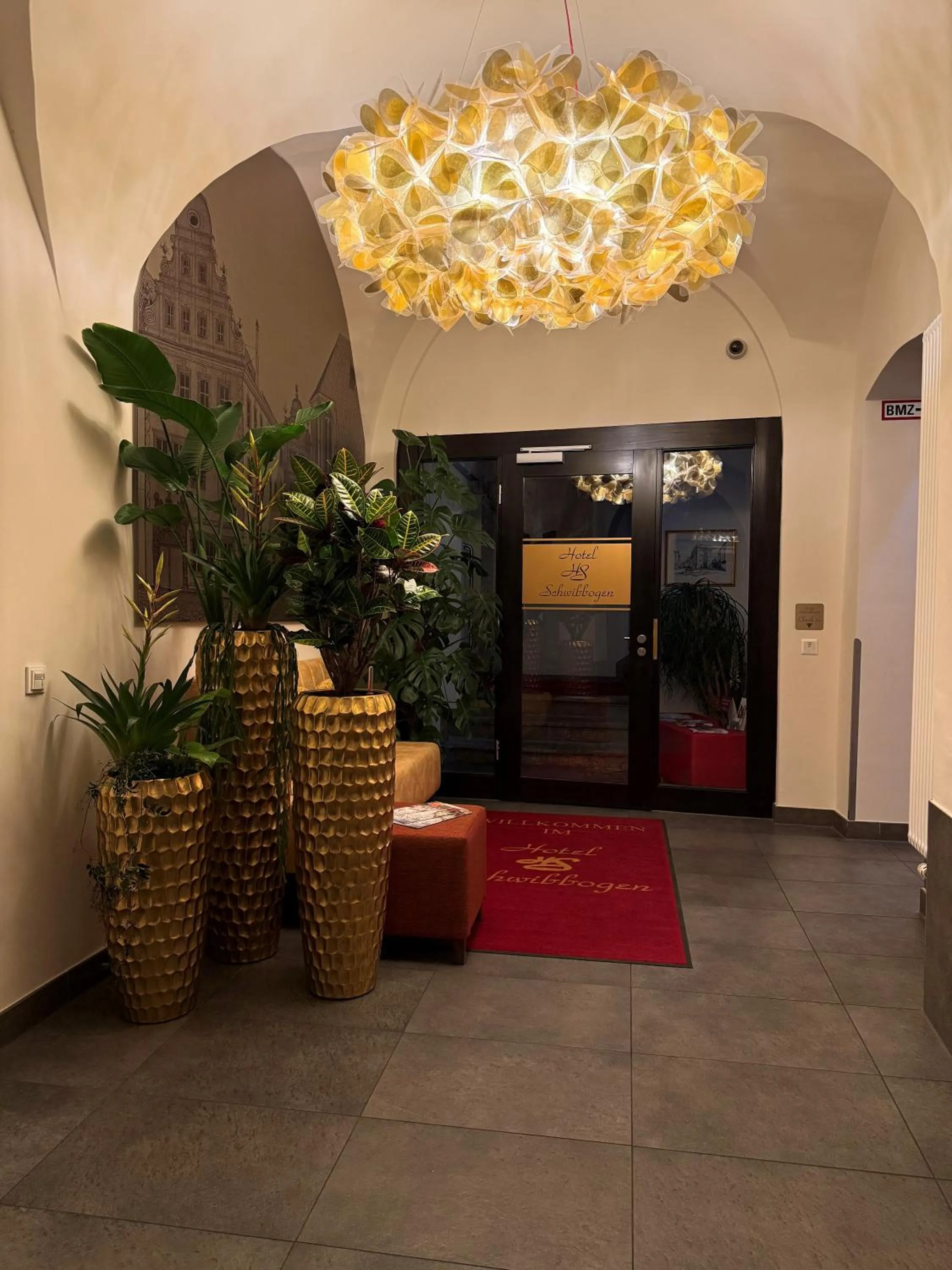 Lobby or reception in Hotel Schwibbogen Altstadt & Apartments