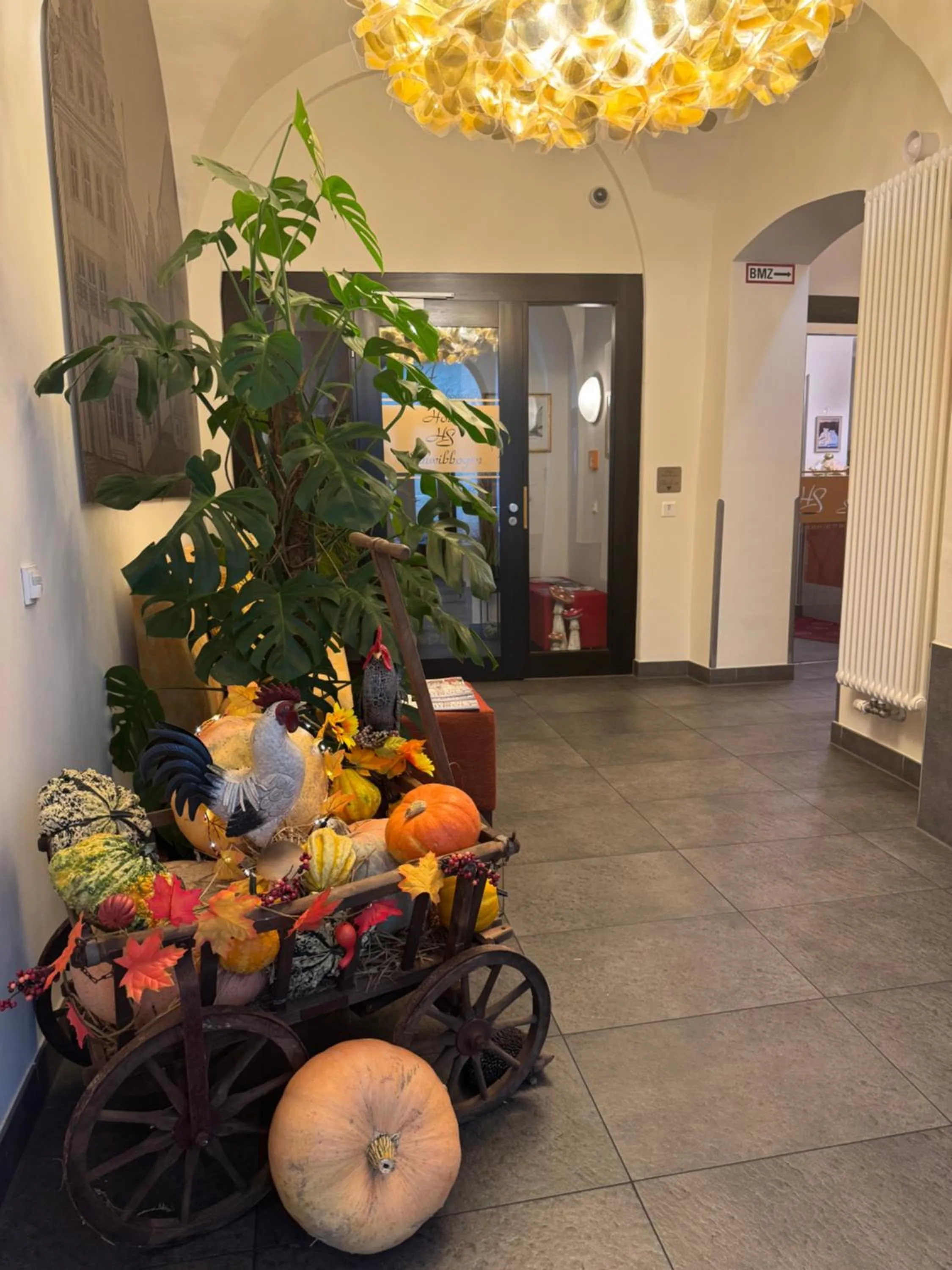 Decorative detail in Hotel Schwibbogen Altstadt & Apartments