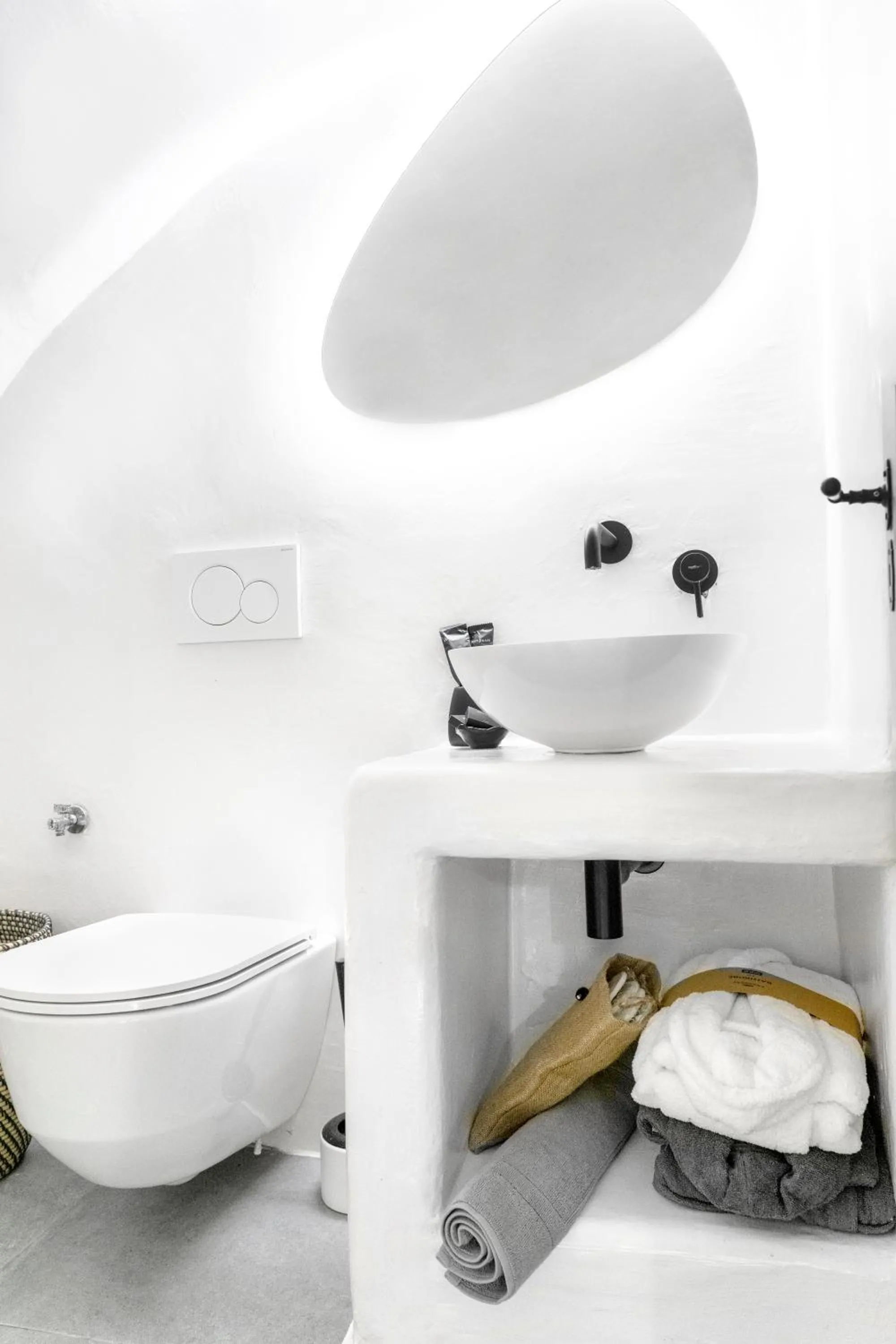 Bathroom in Art and Sky