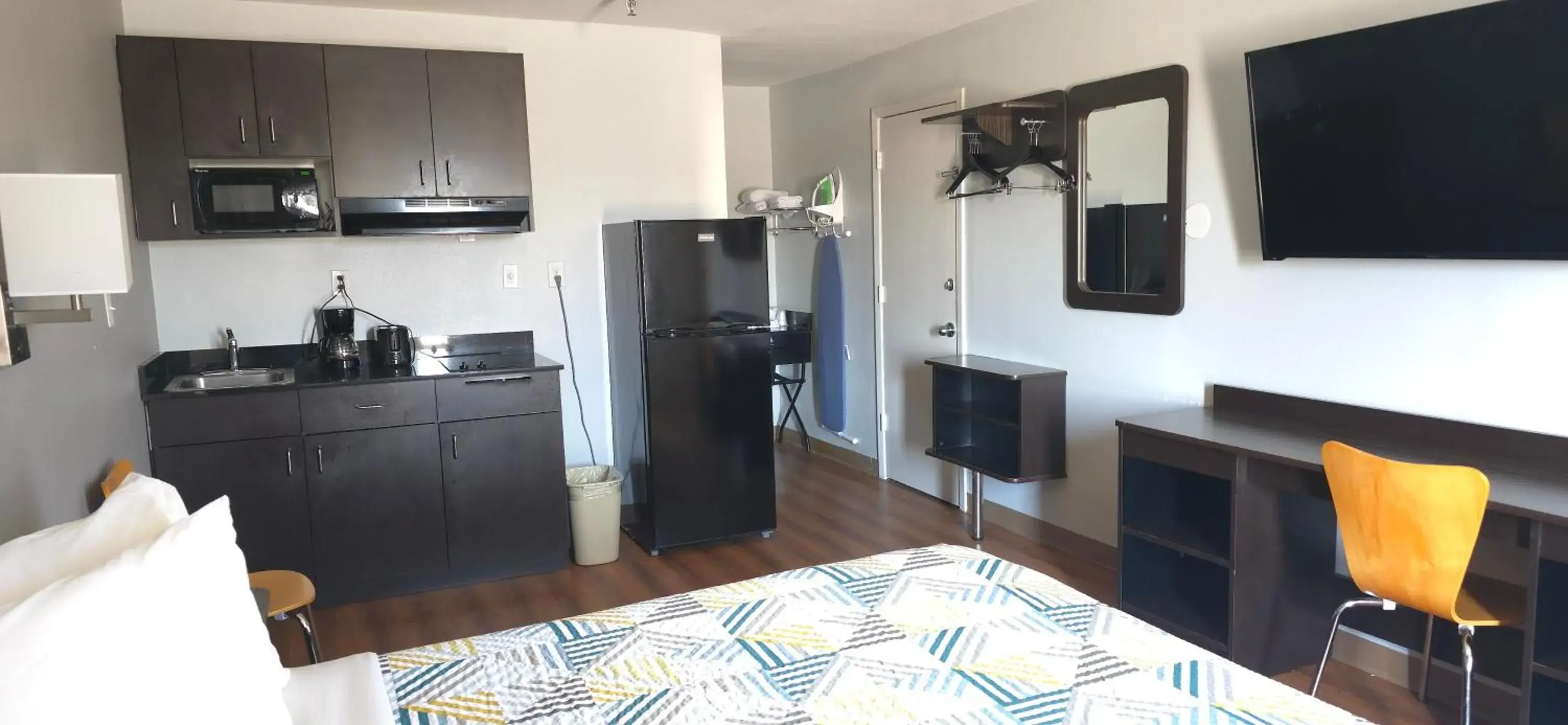 Queen Room - Non-Smoking in Studio 6 Abilene, TX East Queen Room - Non-Smoking in Studio 6 Abilene, TX East