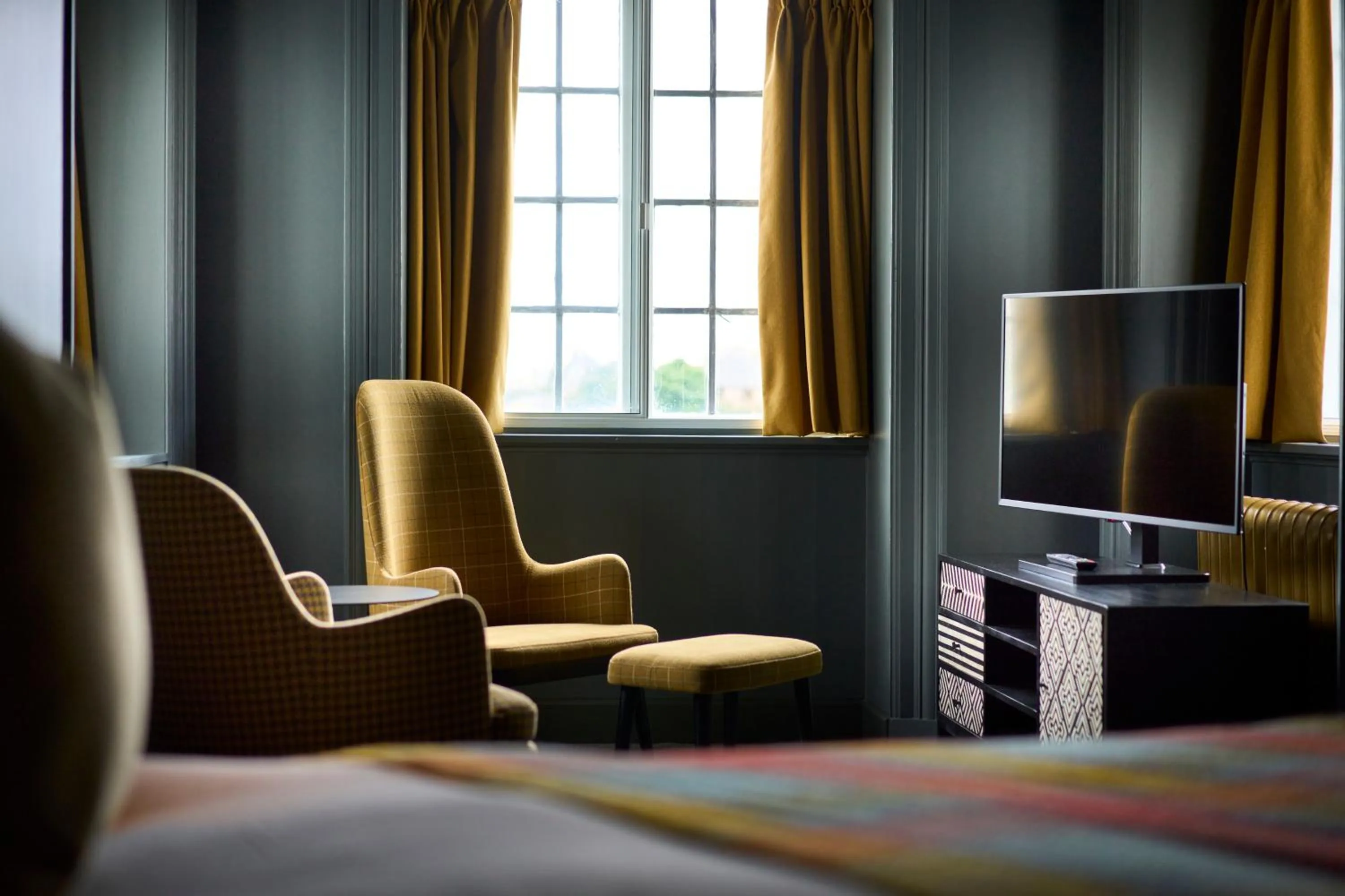 Living room in Royal Marine Hotel, by Highland Coast Hotels