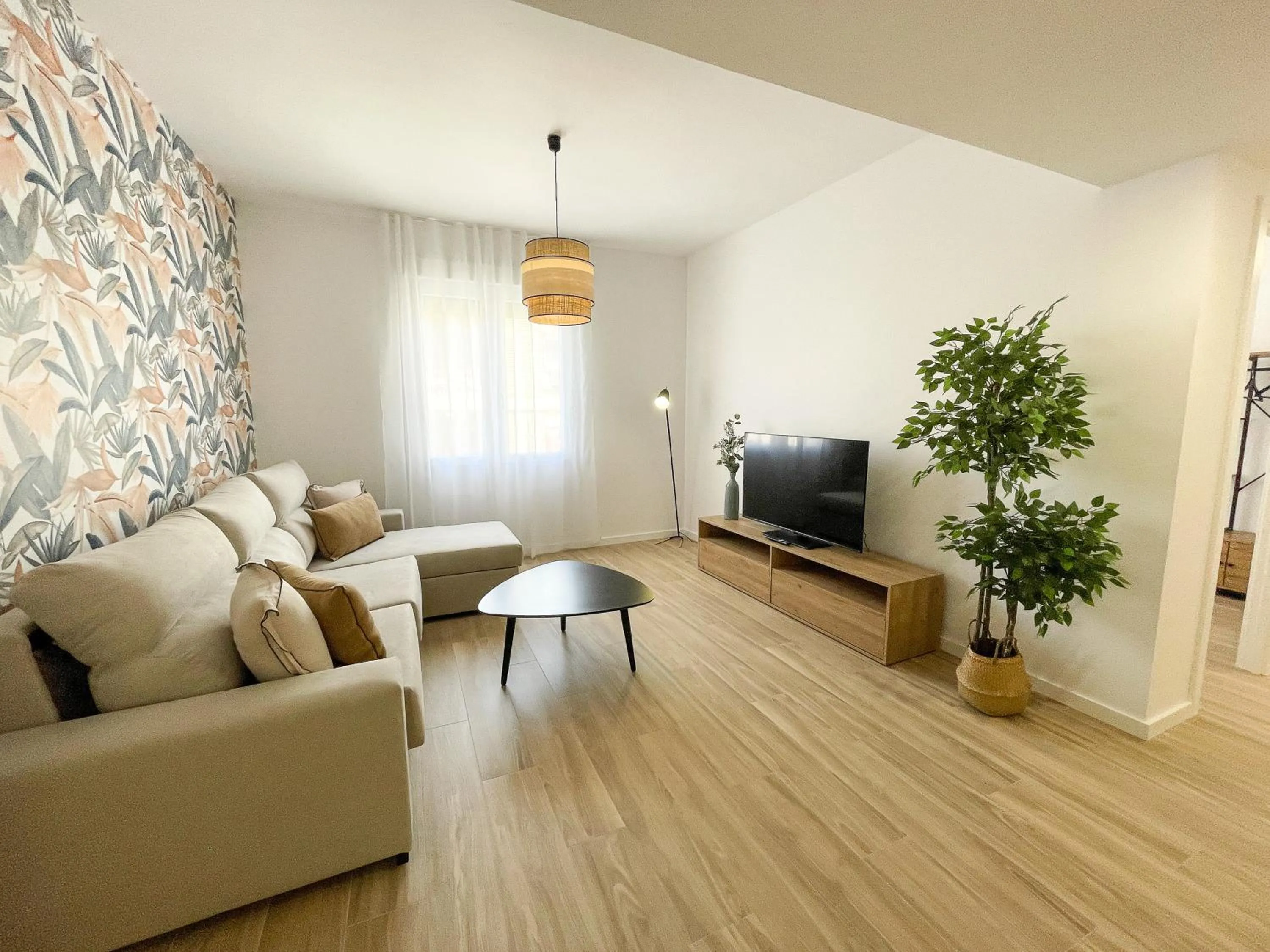 TV and multimedia in Apartamentos Zaragoza Gran Vía 3000