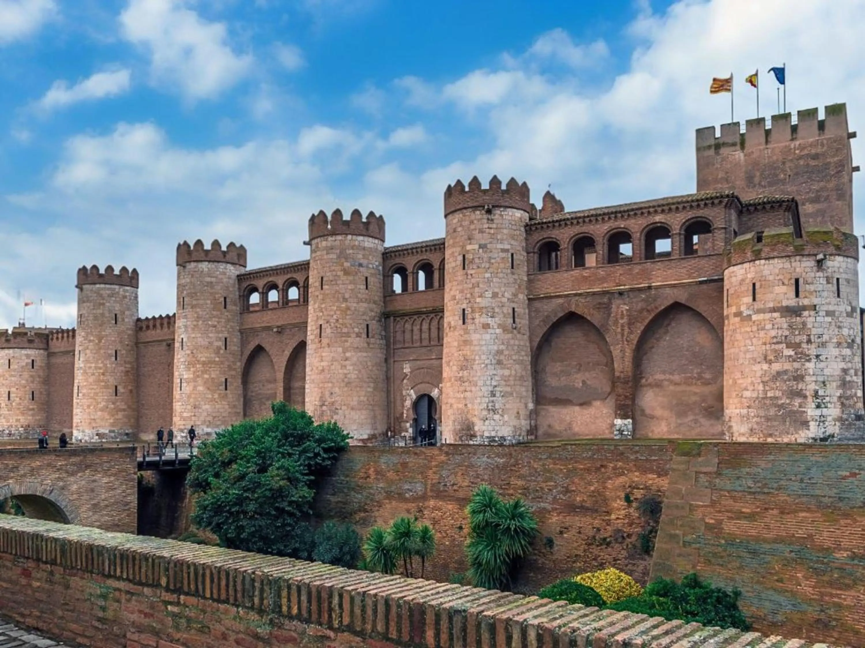 Nearby landmark in Apartamentos Zaragoza Gran Vía 3000