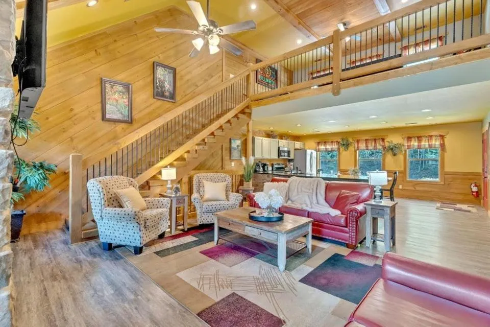 Splash Mountain Lodge by Eden Crest