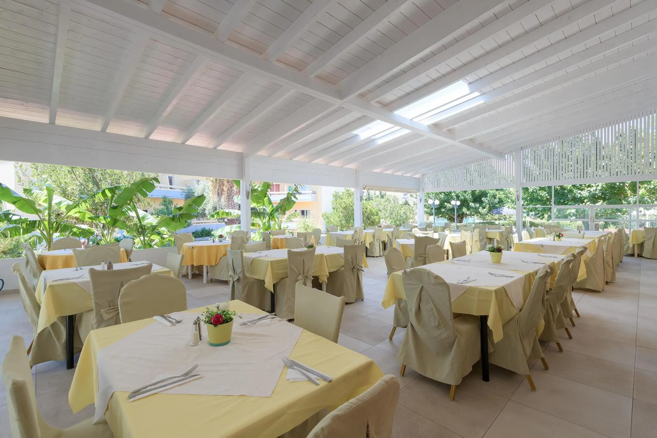 Restaurant/places to eat in Golden Odyssey