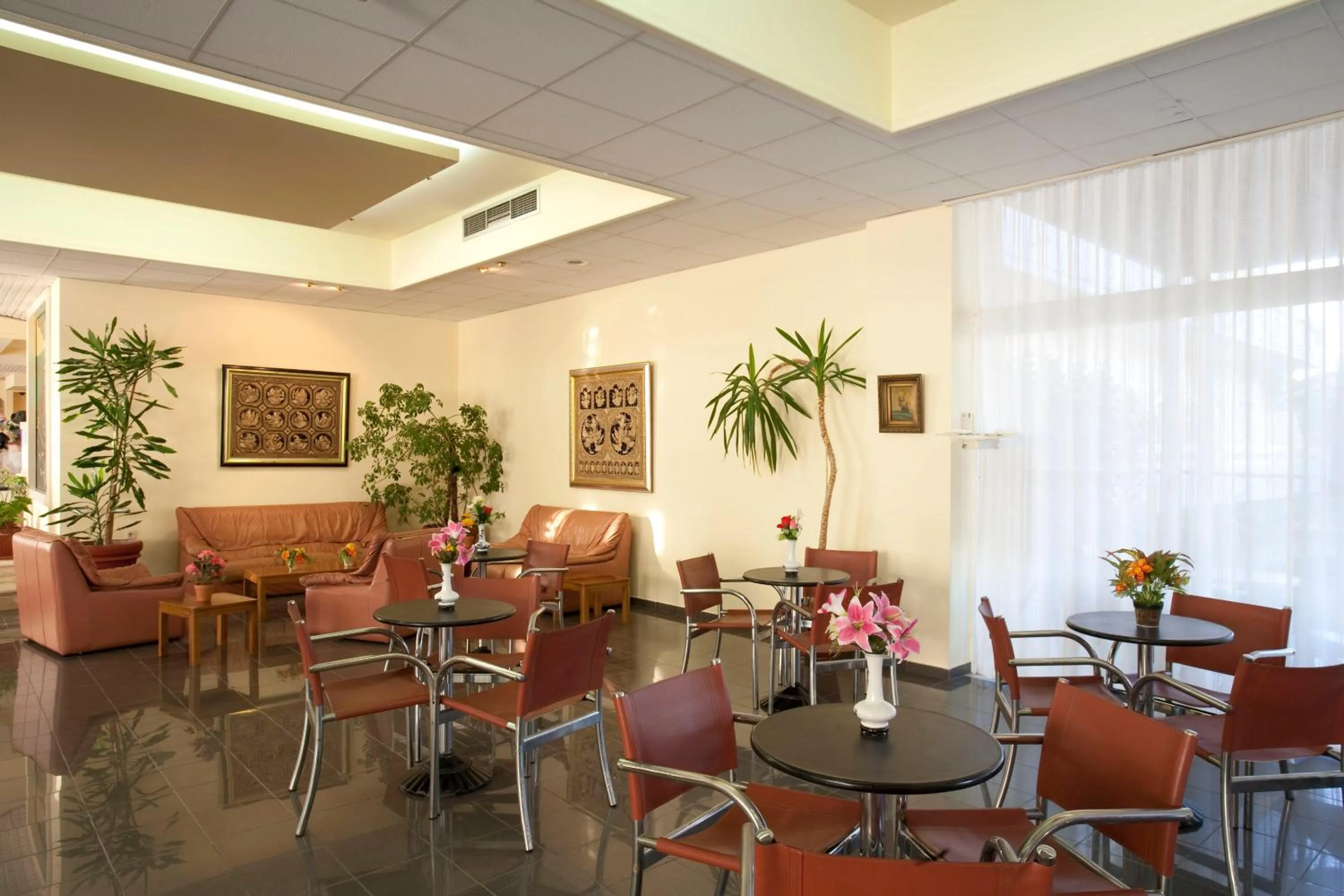 Living room in Golden Odyssey