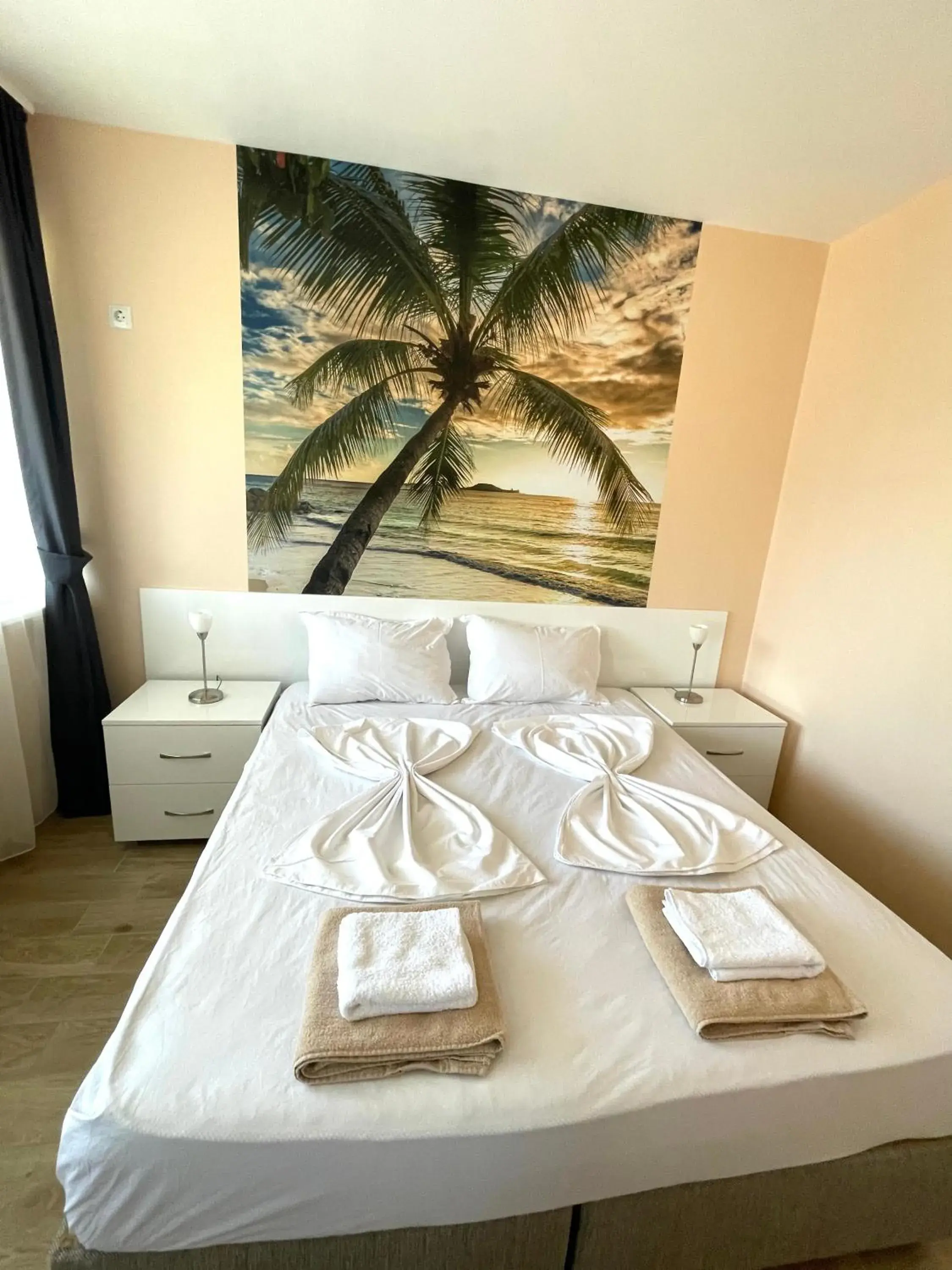 Palms Studio in Sozopol, with free parking Palms Studio in Sozopol, with free parking