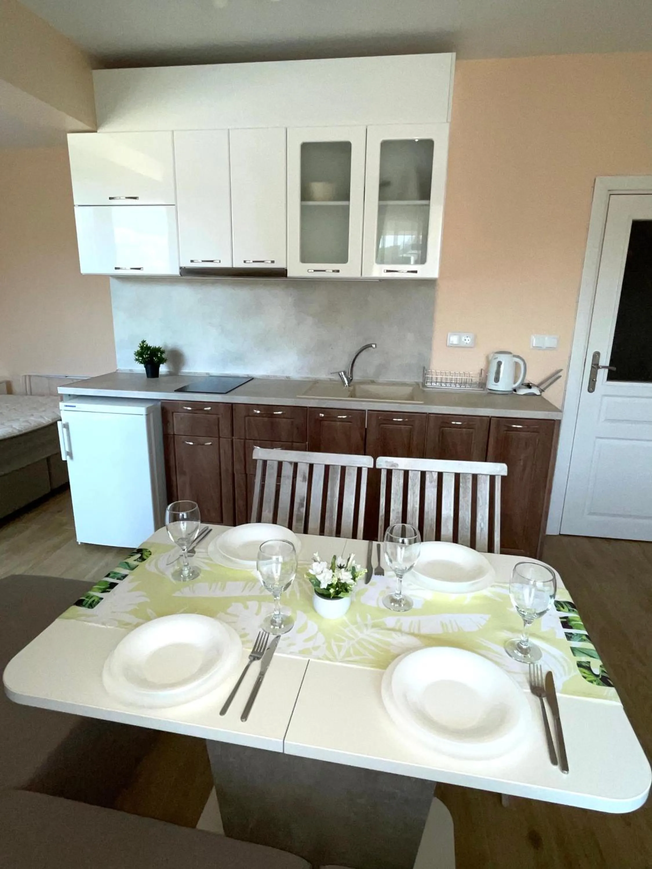 Palms Studio in Sozopol, with free parking