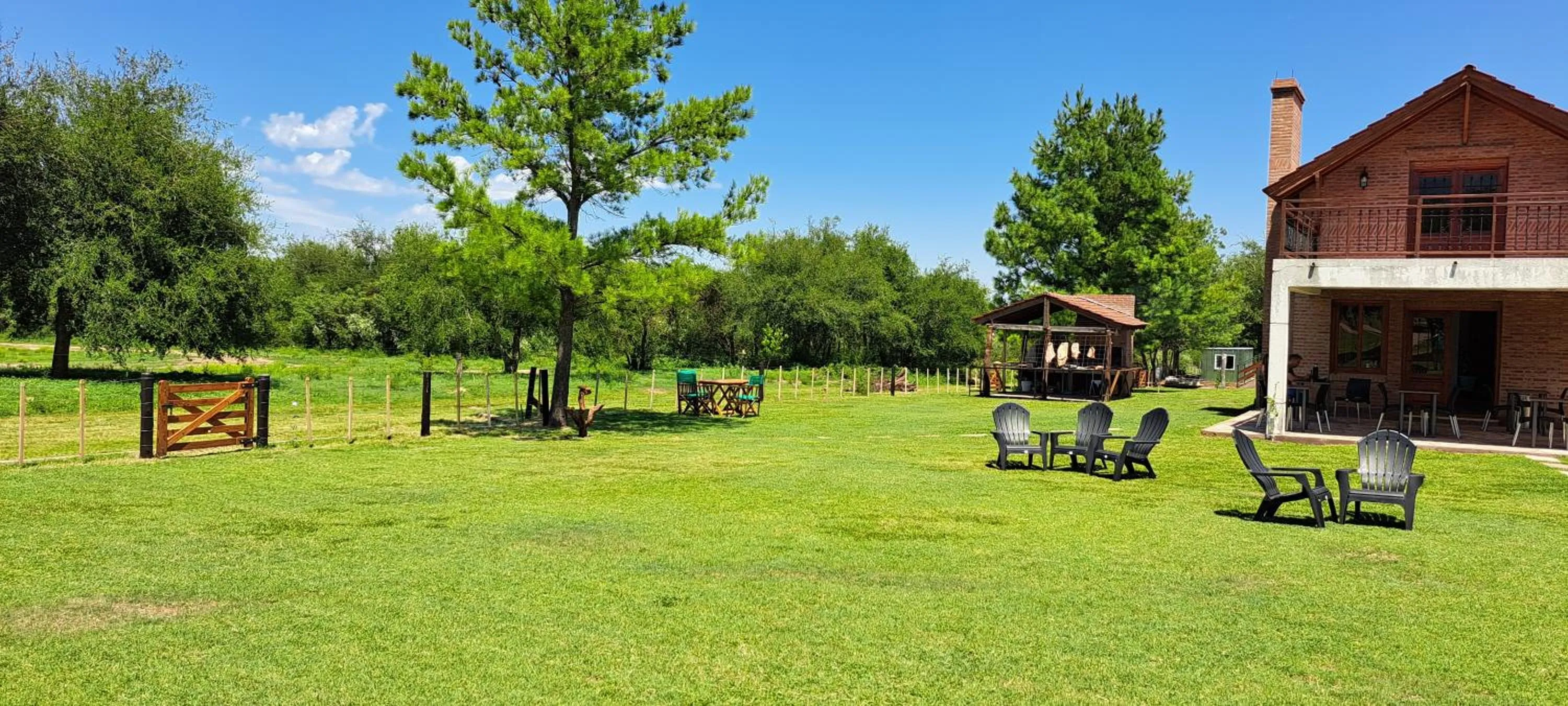 Restaurant/places to eat in Ayres del Golf Posada-Restó