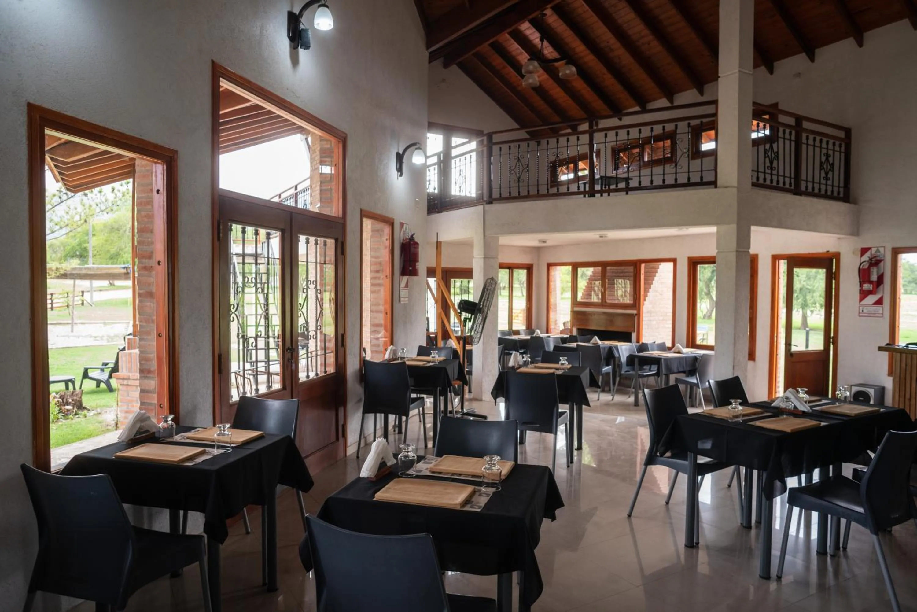 Restaurant/places to eat in Ayres del Golf Posada-Restó