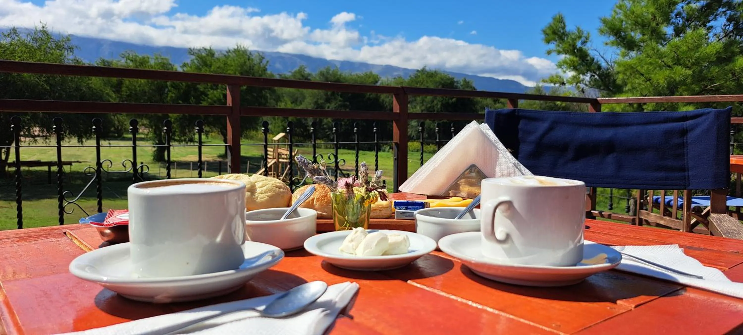 Restaurant/places to eat in Ayres del Golf Posada-Restó