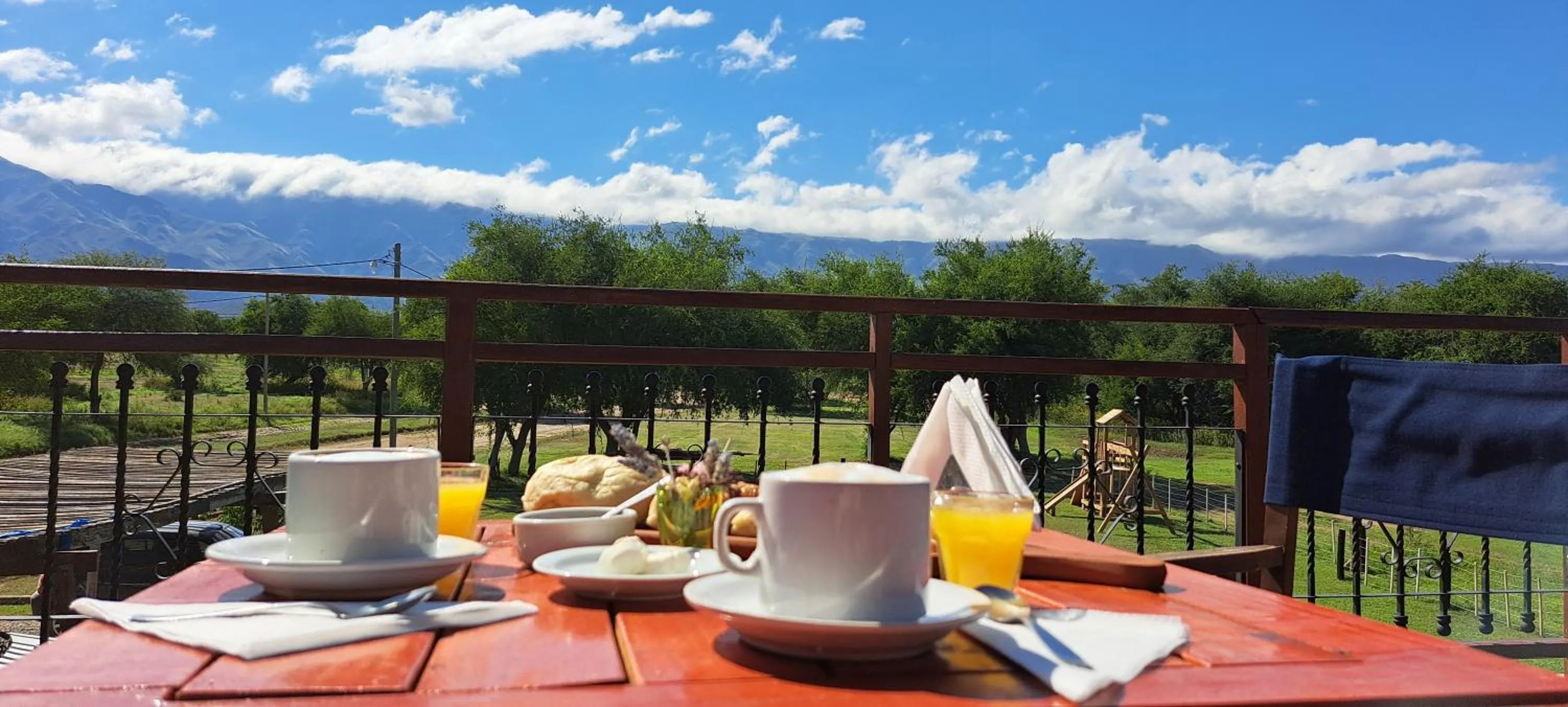 Restaurant/places to eat in Ayres del Golf Posada-Restó