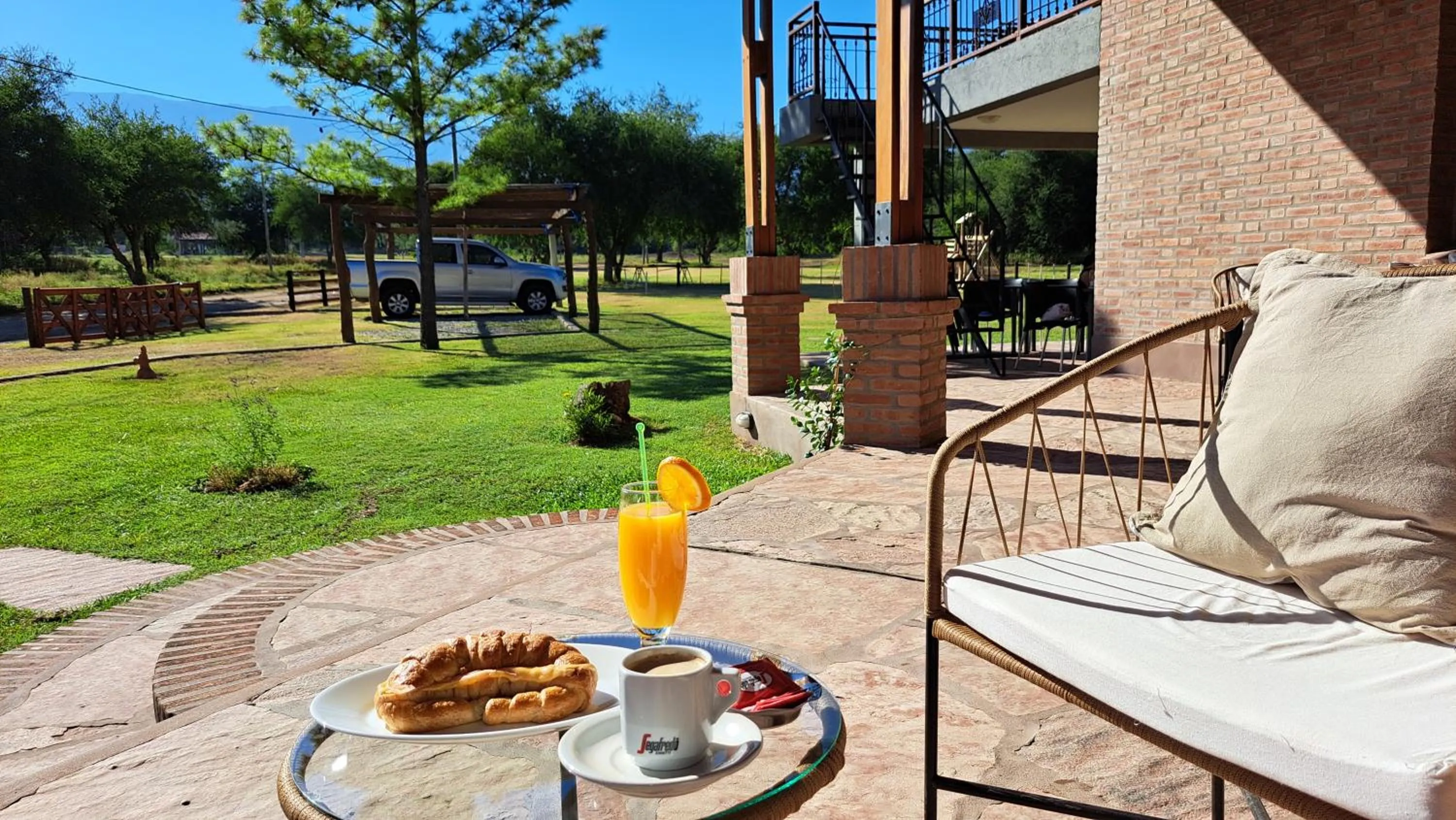 Property building in Ayres del Golf Posada-Restó