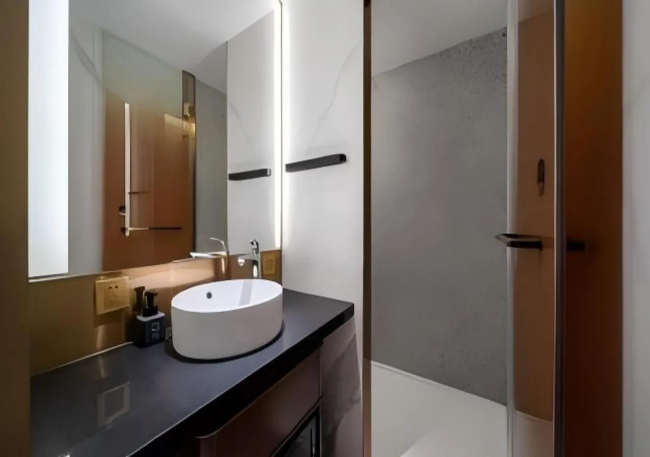 Photo of the whole room in CitiGO Hotel Shanghai On The Bund