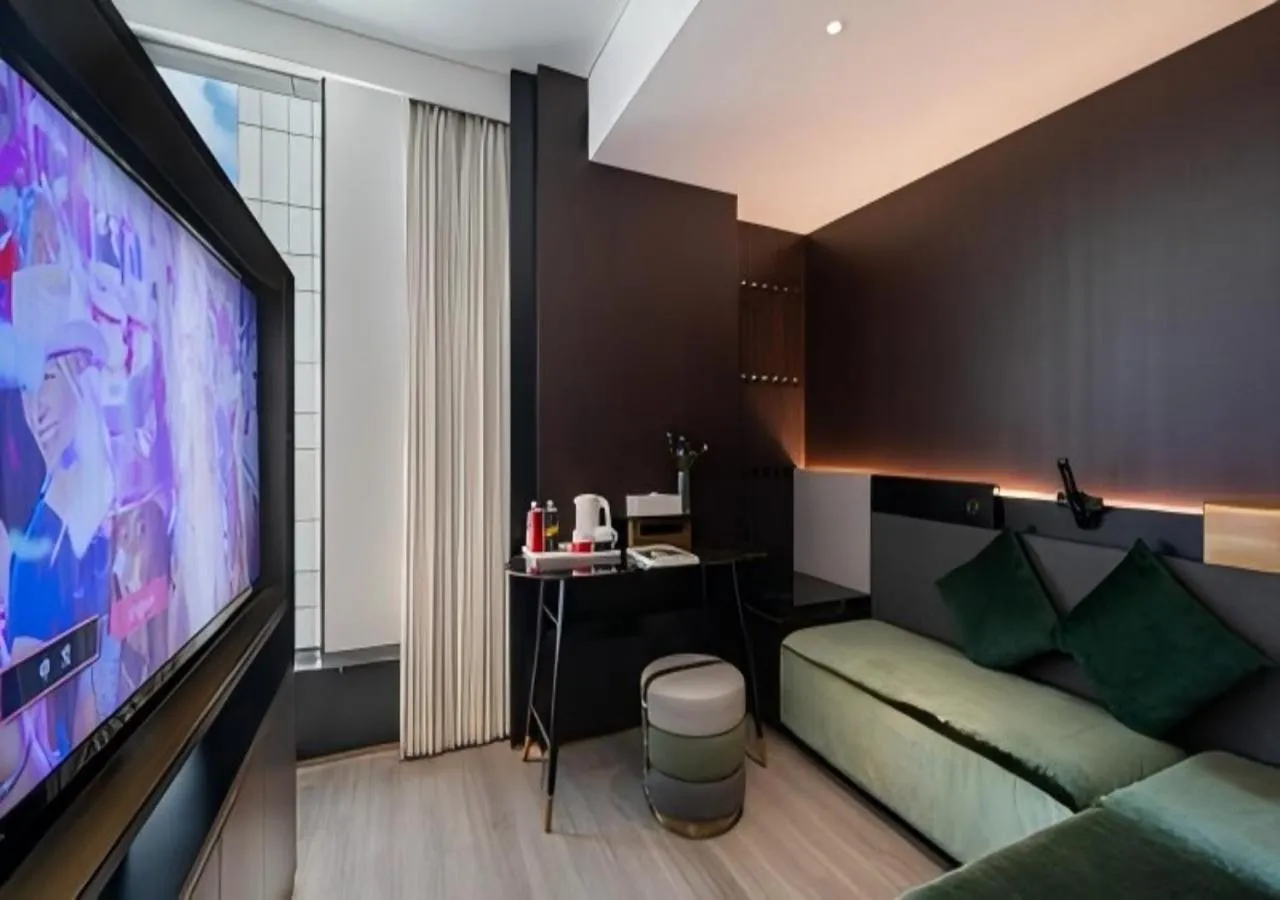 Communal lounge/ TV room in CitiGO Hotel Shanghai On The Bund