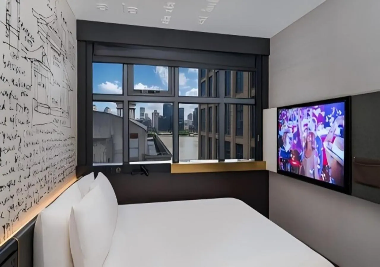 Photo of the whole room in CitiGO Hotel Shanghai On The Bund