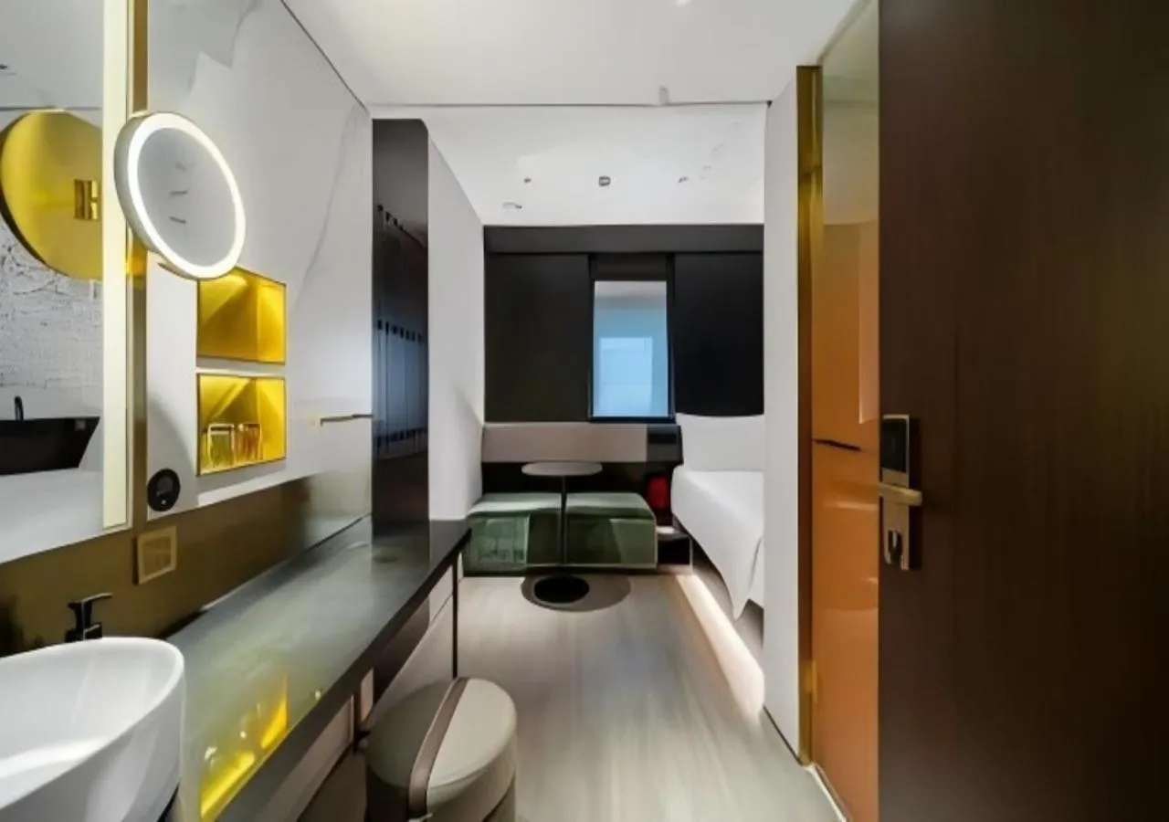 Photo of the whole room in CitiGO Hotel Shanghai On The Bund