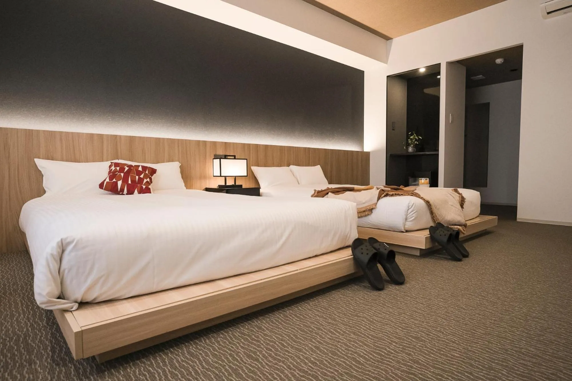 Bed in WAYFARER Shin