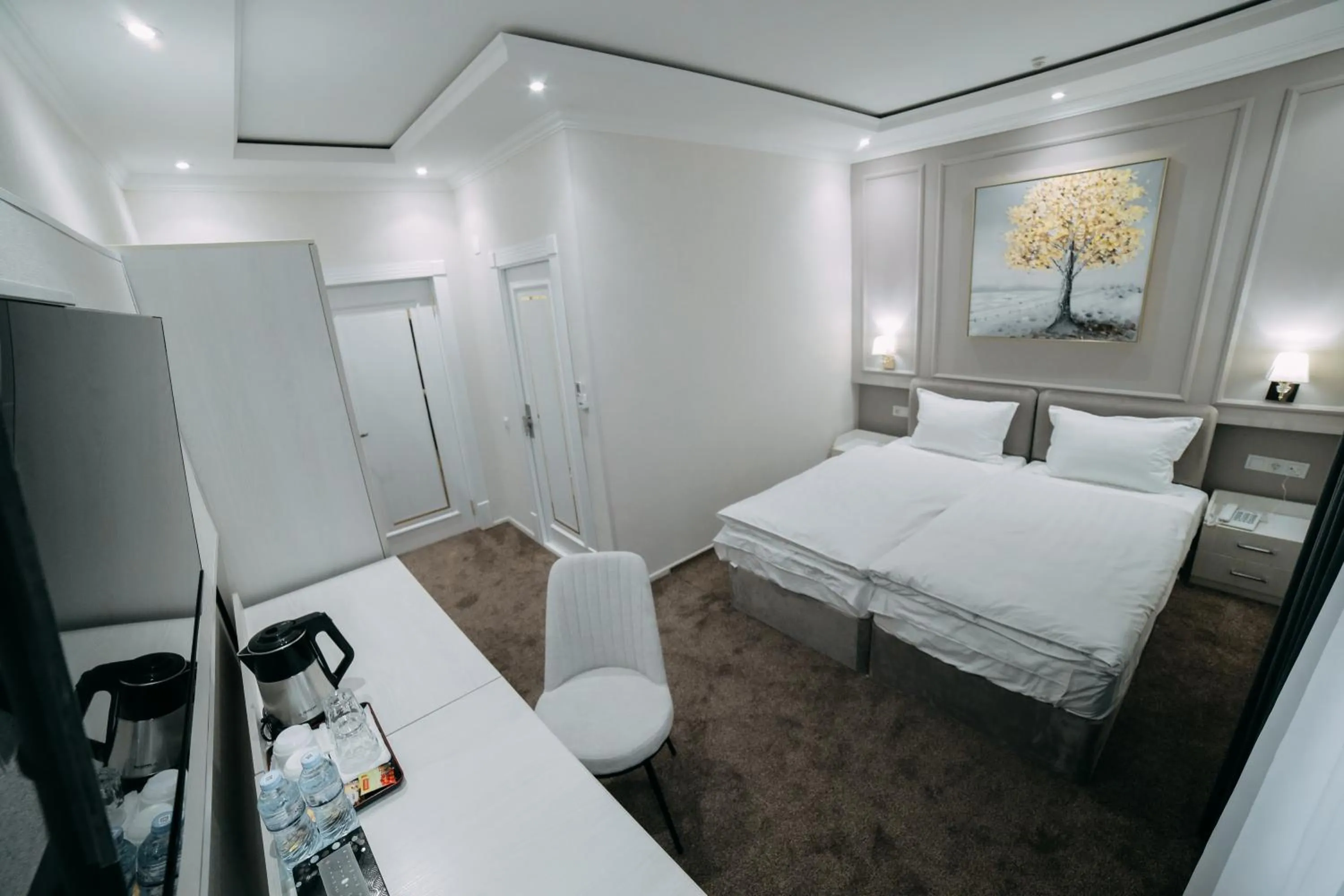 Bed in Central Plaza Hotel