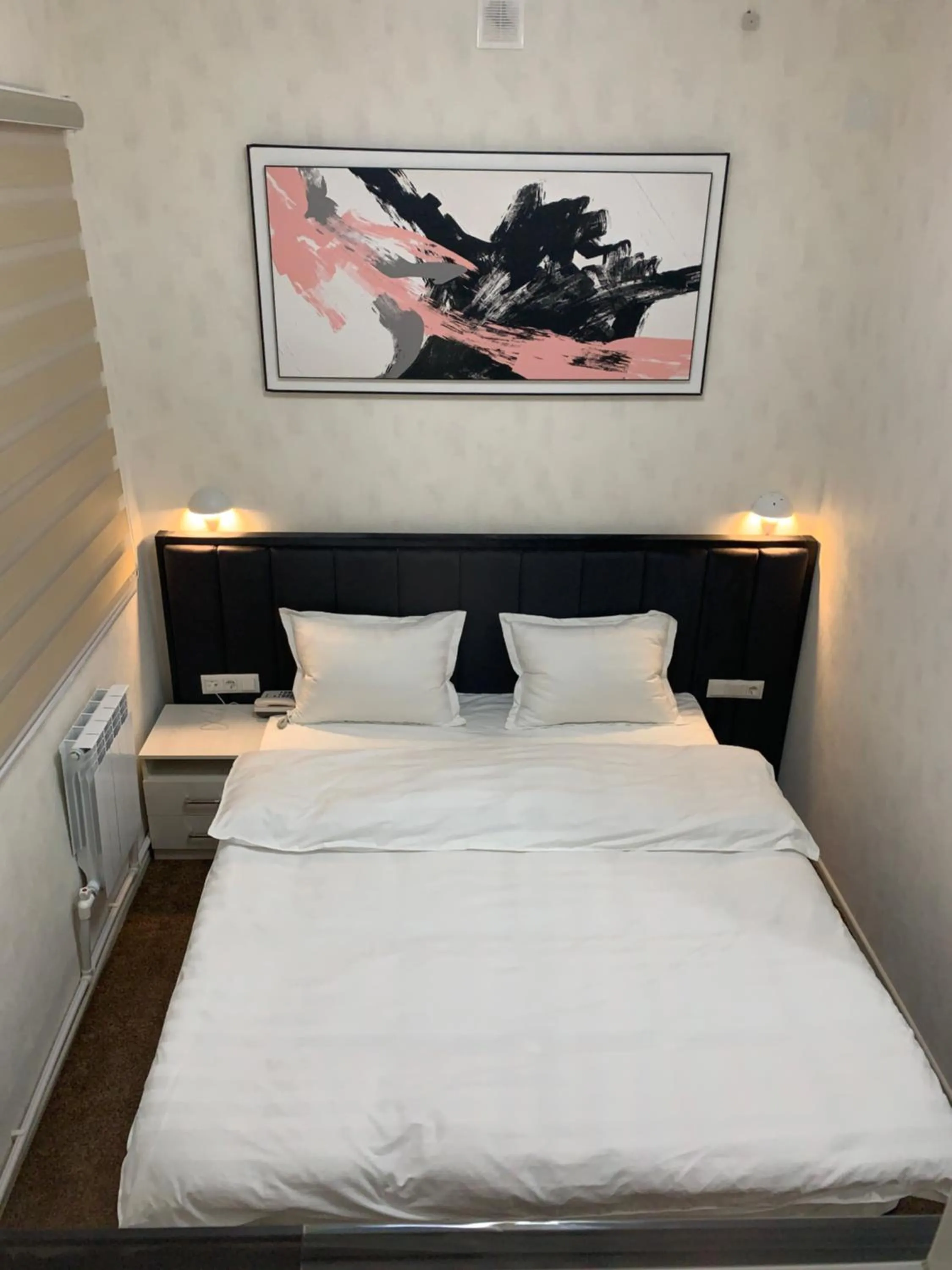 Bedroom, Bed in Central Plaza Hotel