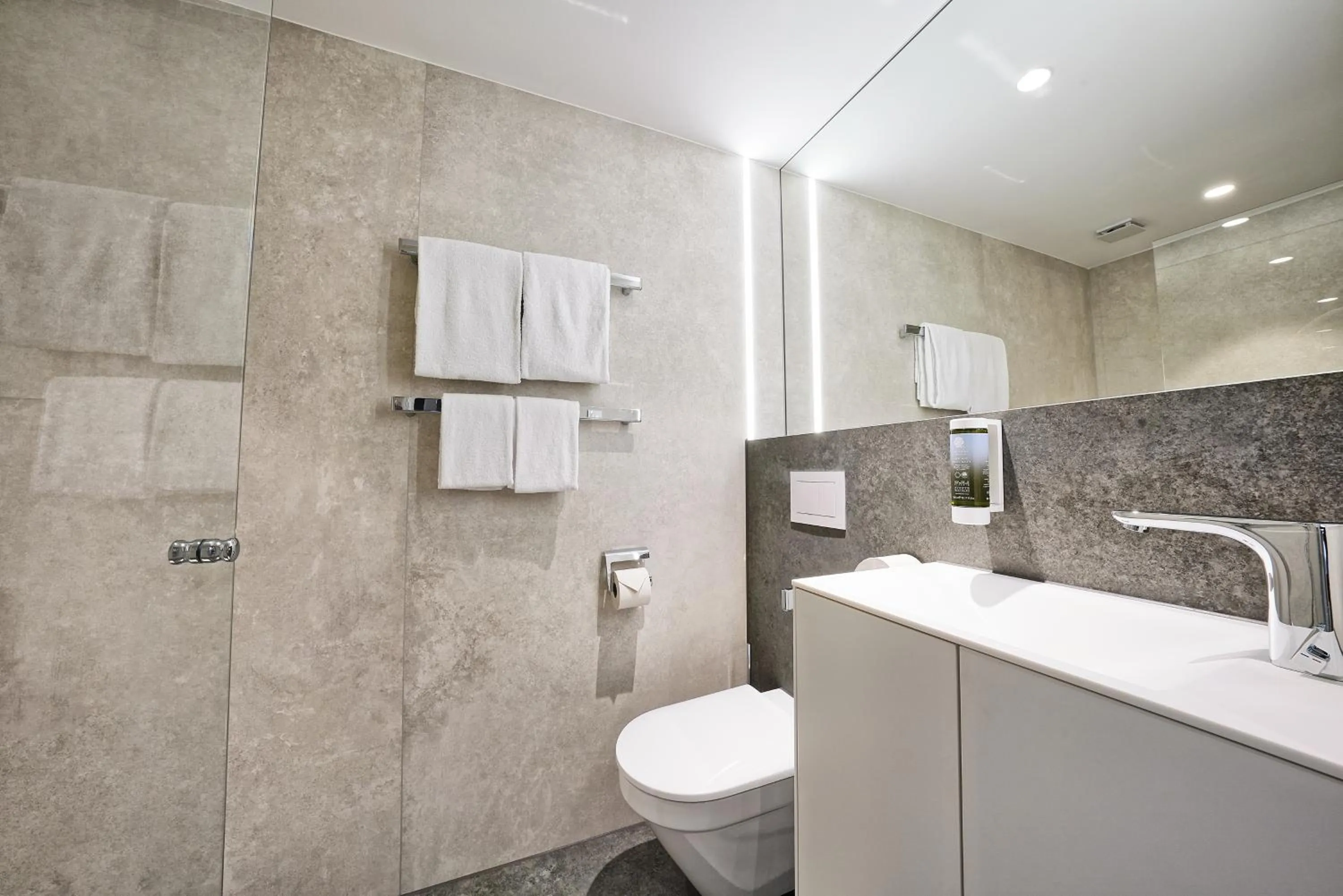 Bathroom in Timber One Boardinghouse Dorfen