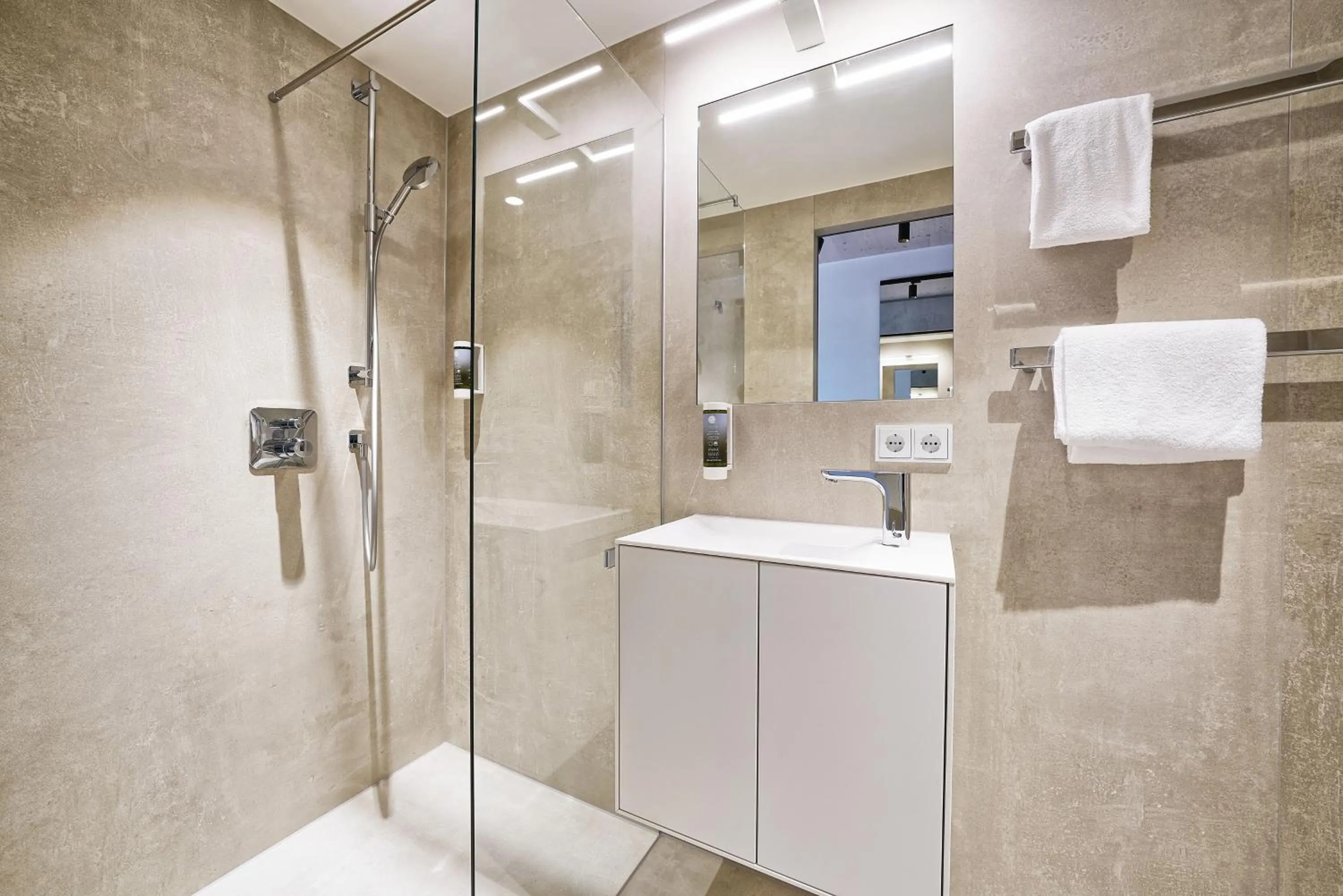 Bathroom in Timber One Boardinghouse Dorfen
