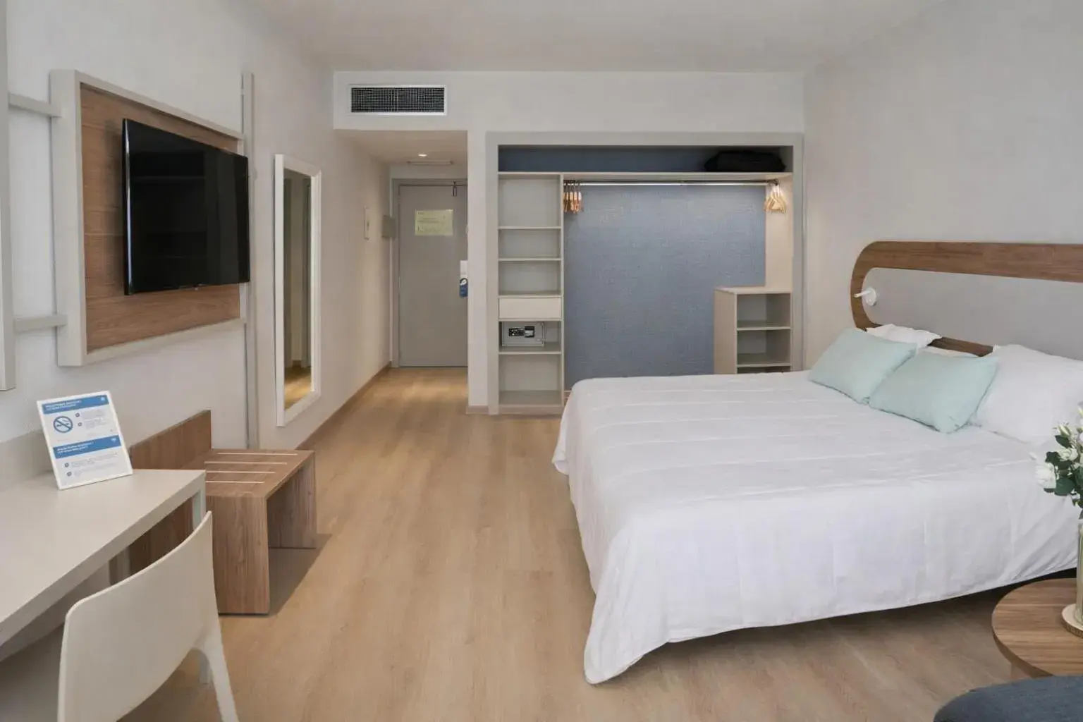 Bed in Beatriz Costa & Spa Bed in Beatriz Costa & Spa