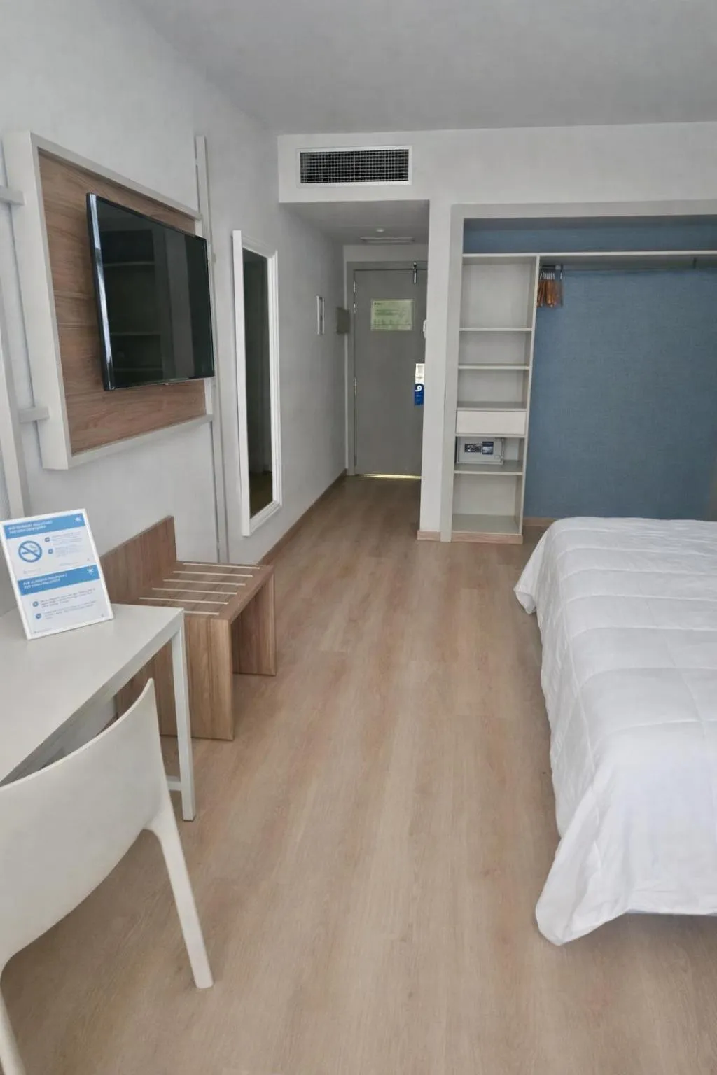 Bed in Beatriz Costa & Spa