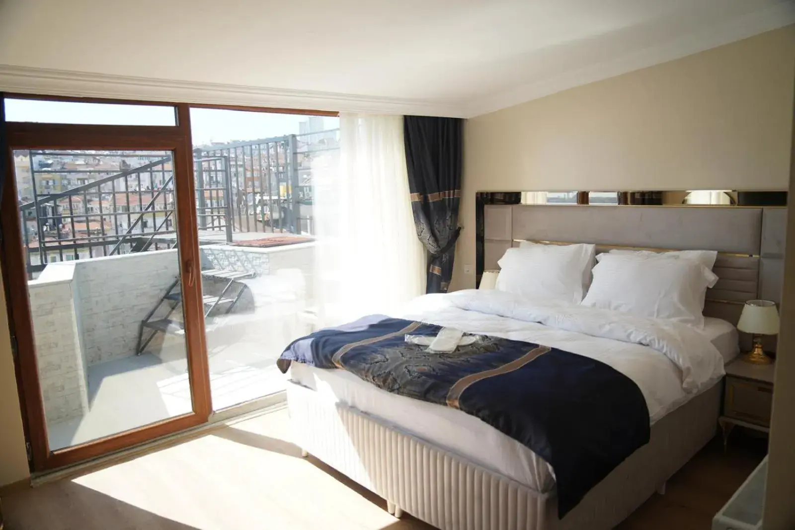 Double Room with Terrace in New Hotel Harbiye Double Room with Terrace in New Hotel Harbiye