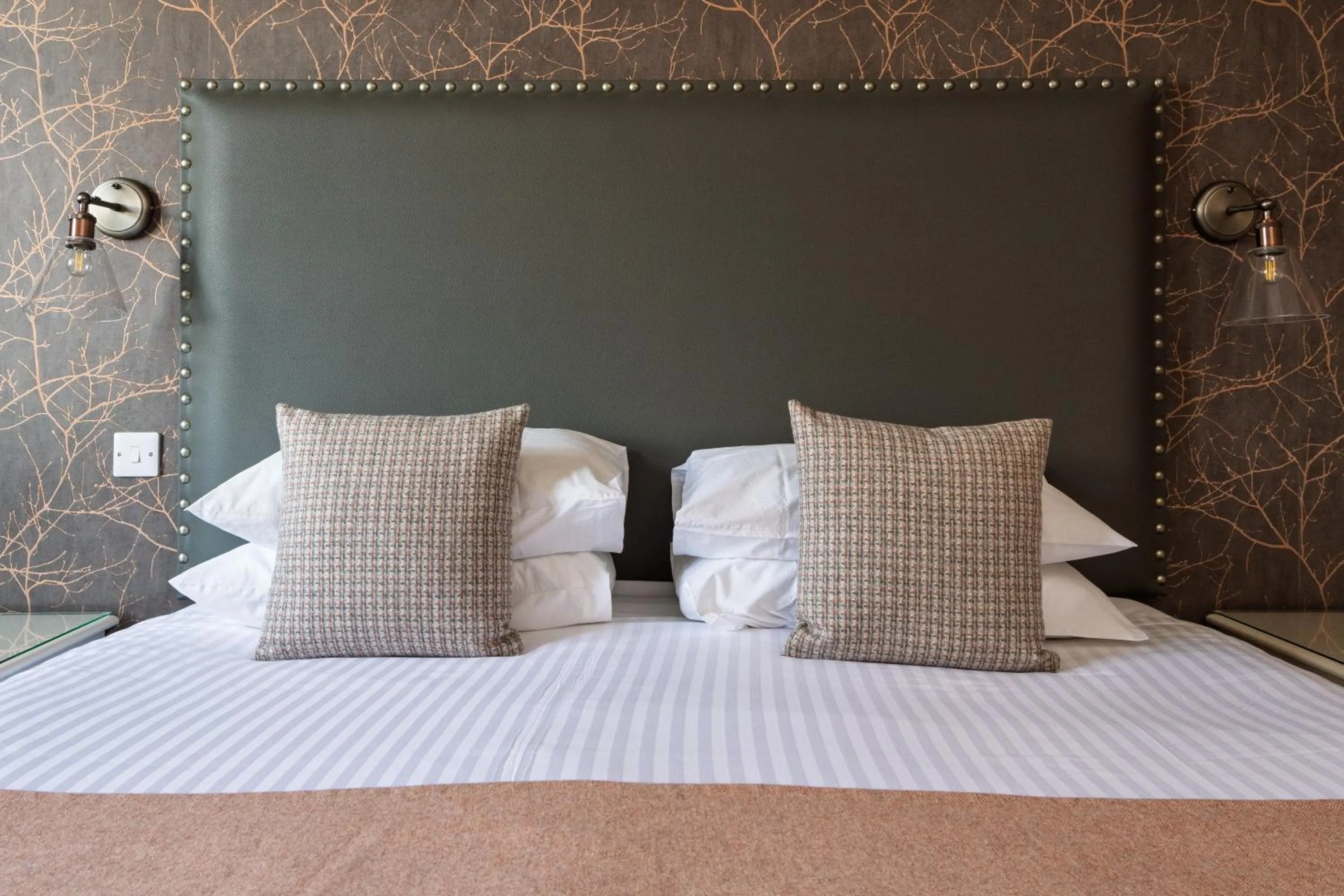 Bed in Sunbank House Metro Hotel