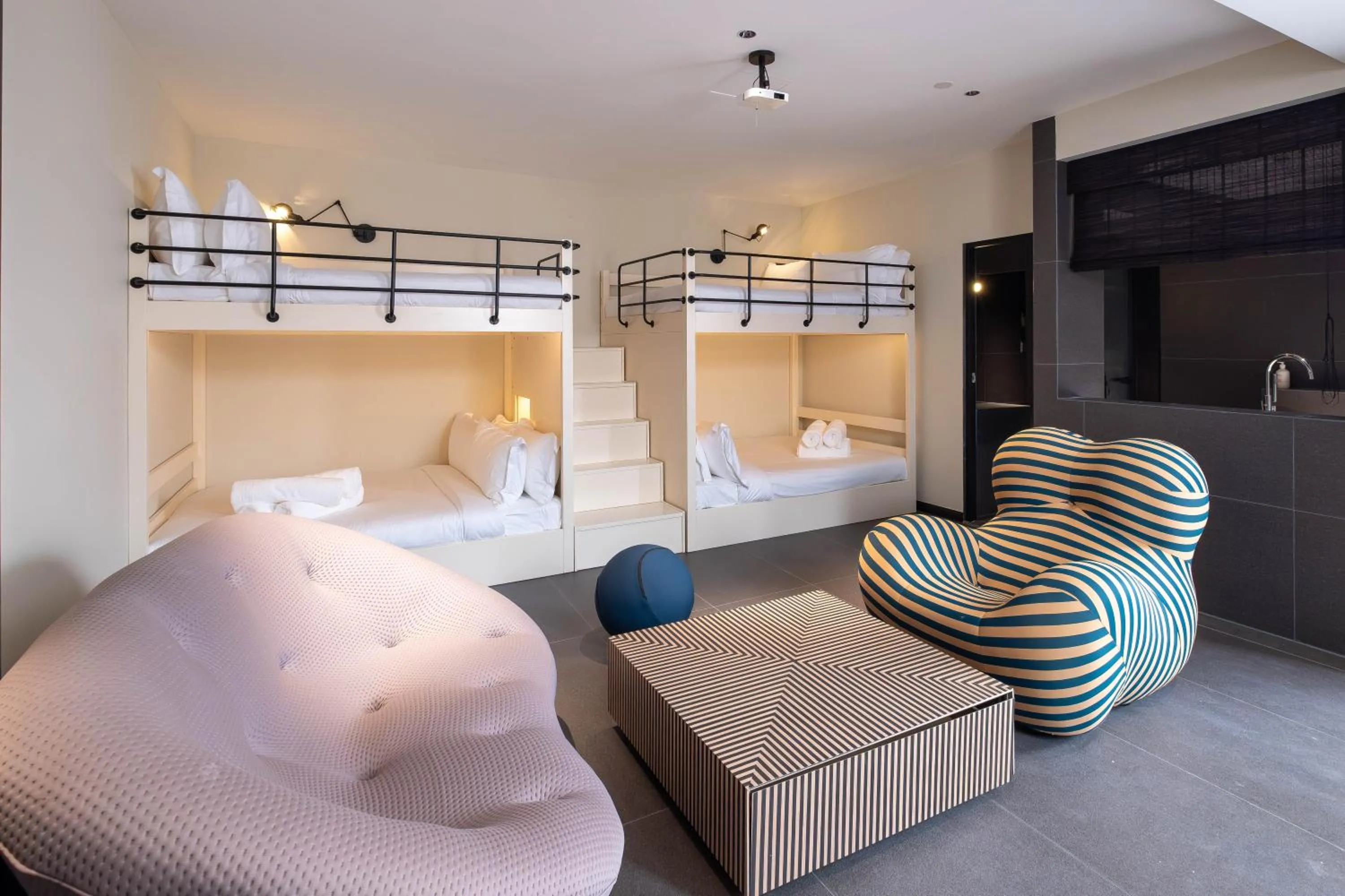 Bed in Rest Collection RedHouse Melaka