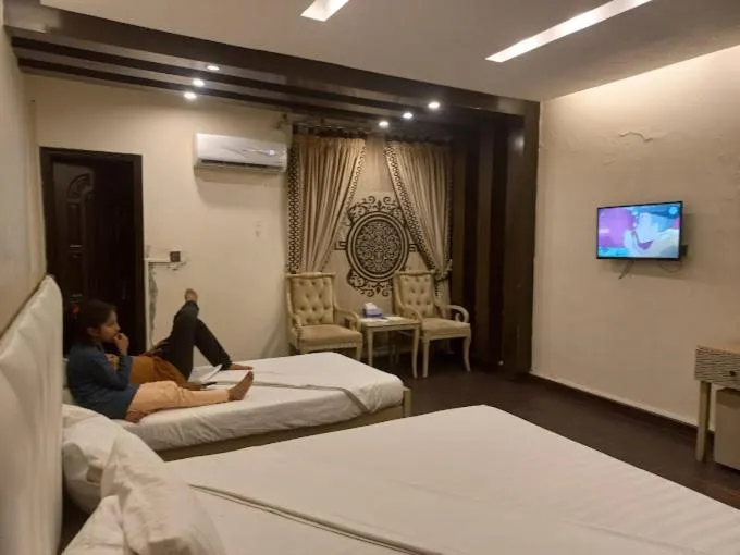 Bed in Hotel Executive Inn