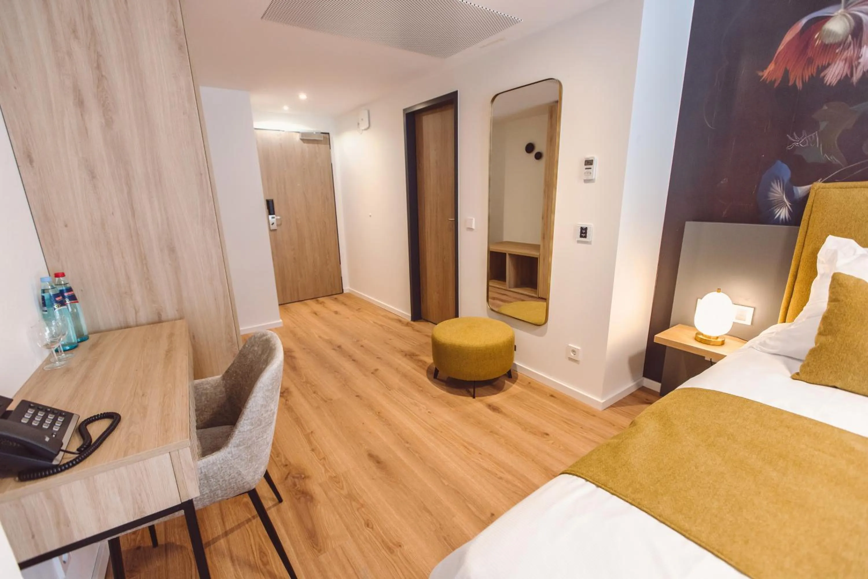 Bedroom, Bed in Hotel am Rathaus