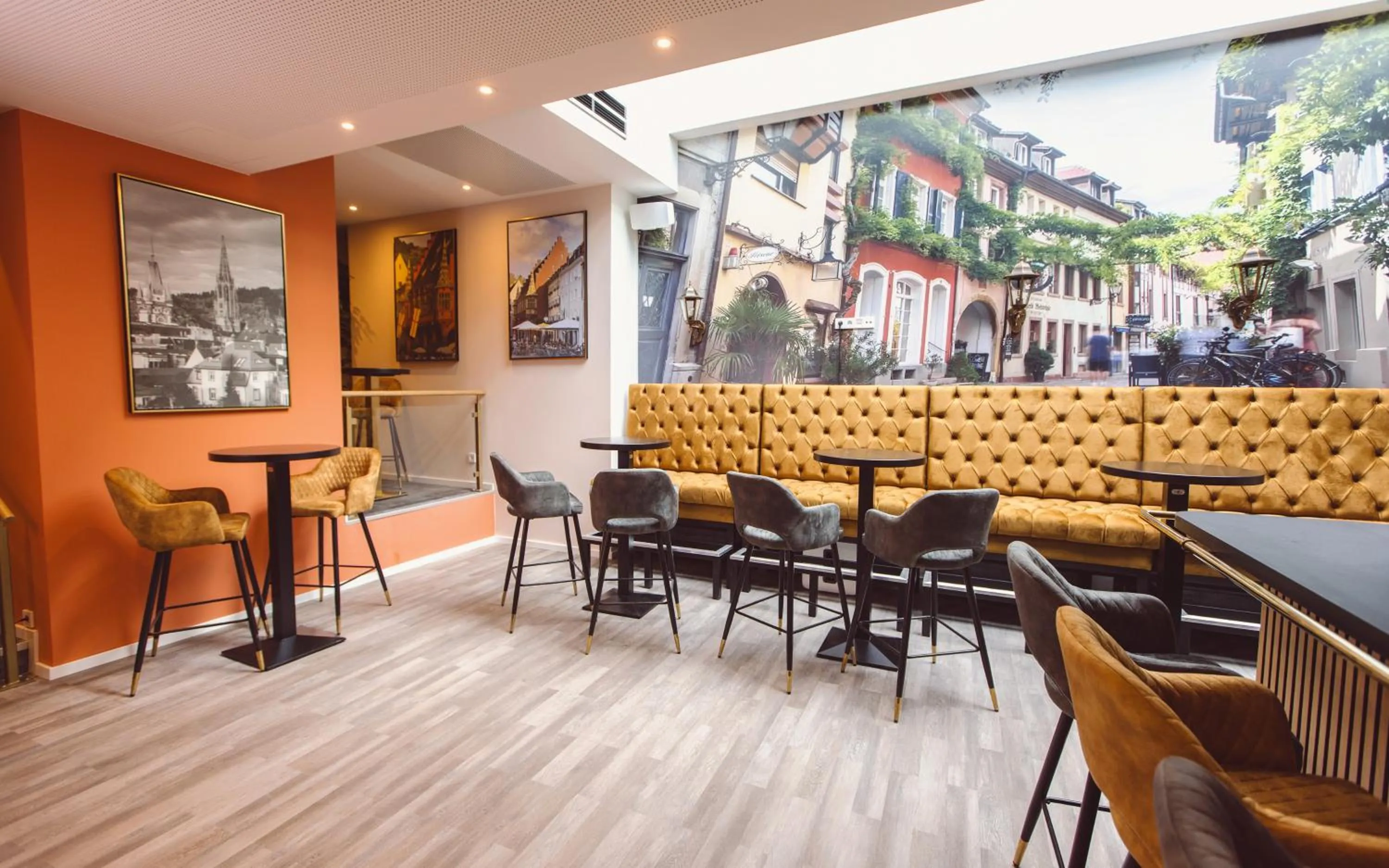 Lounge or bar in Hotel am Rathaus