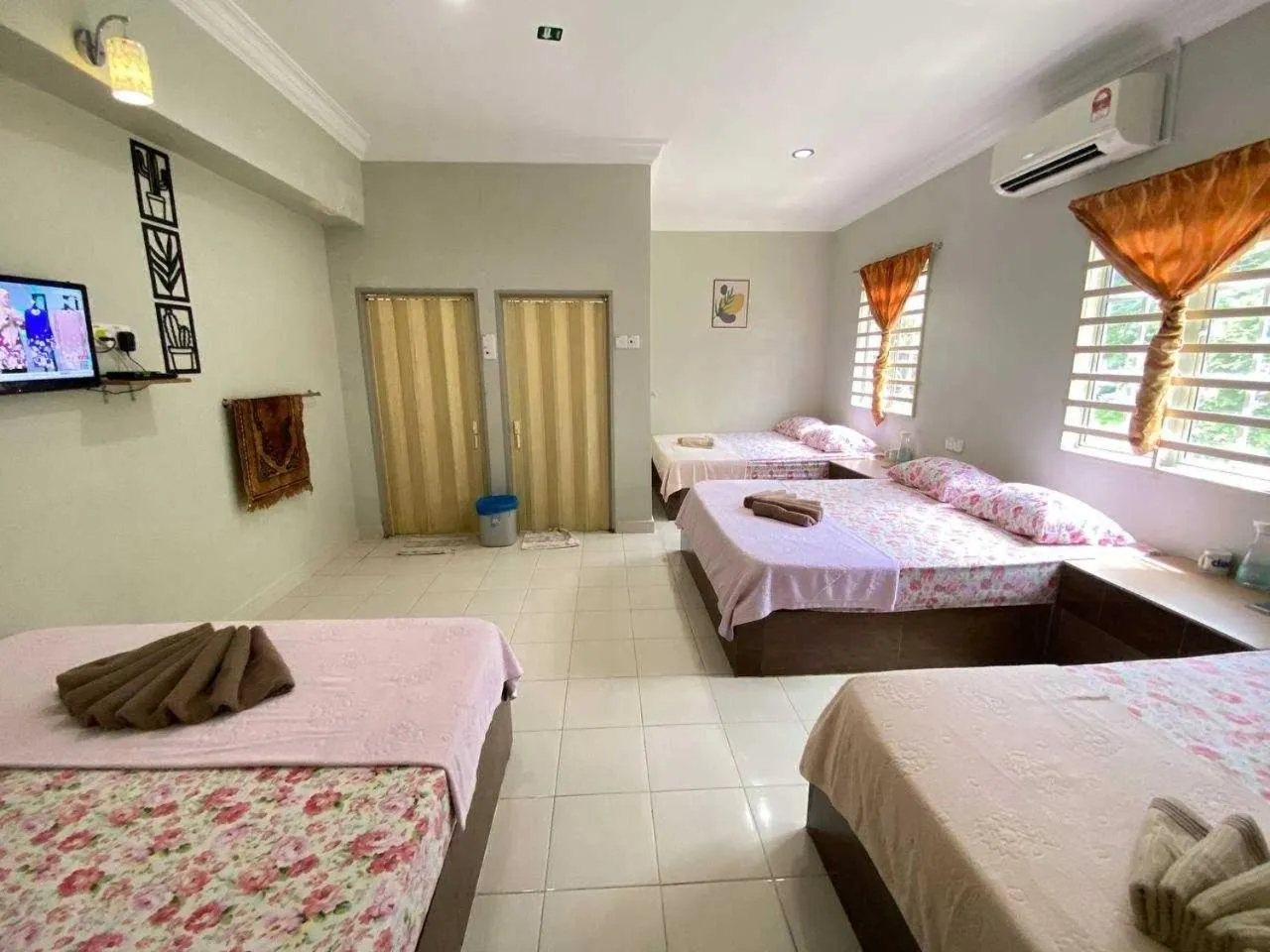 Bedroom, Bed in Hotel O D Qamar Motel