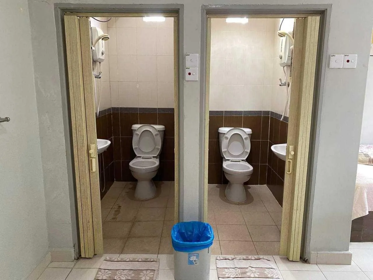 Bathroom in Hotel O D Qamar Motel