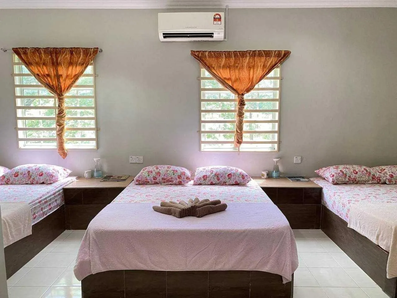 Bedroom, Bed in Hotel O D Qamar Motel