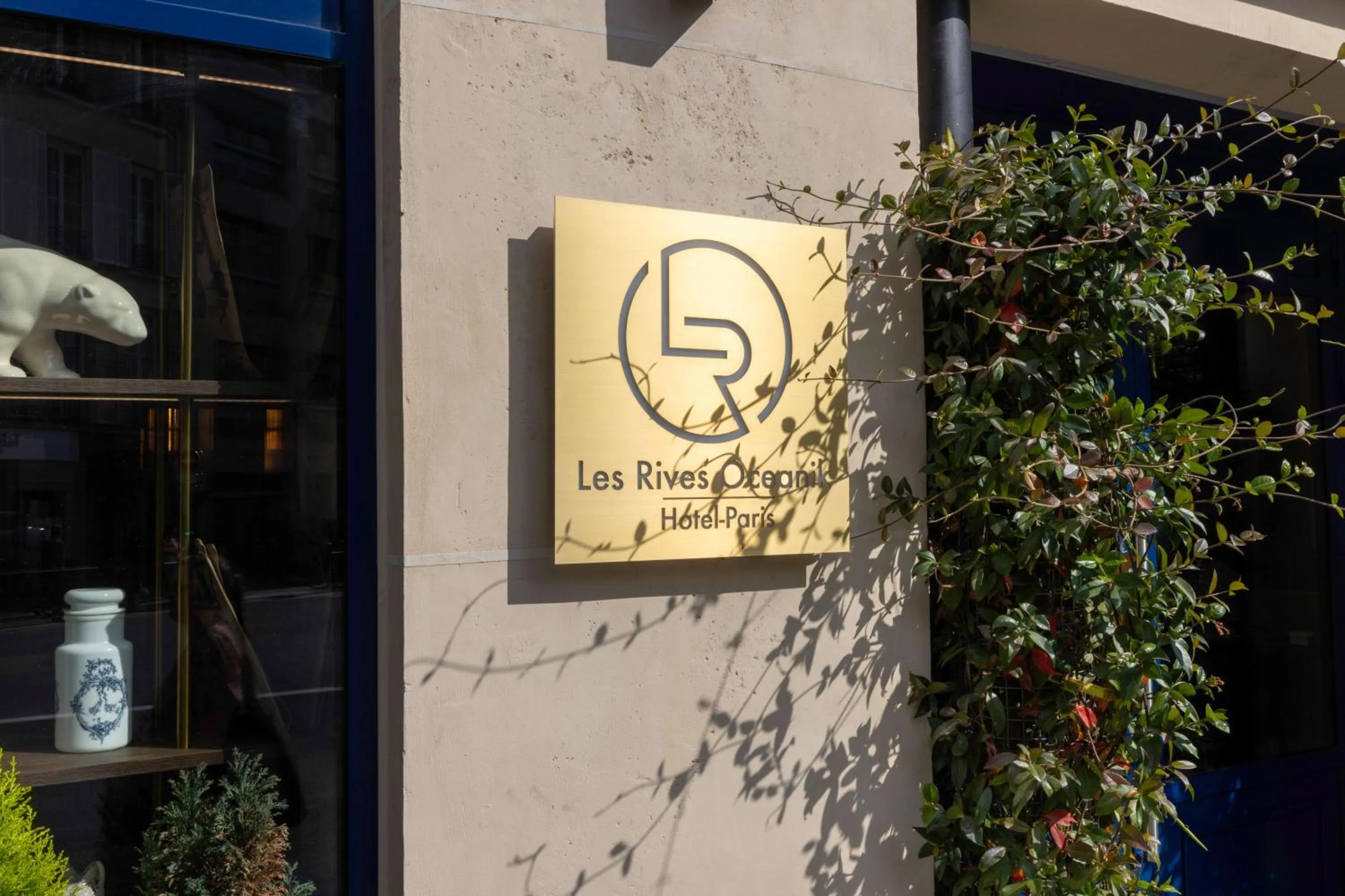 Facade/entrance in Les Rives Oceanik