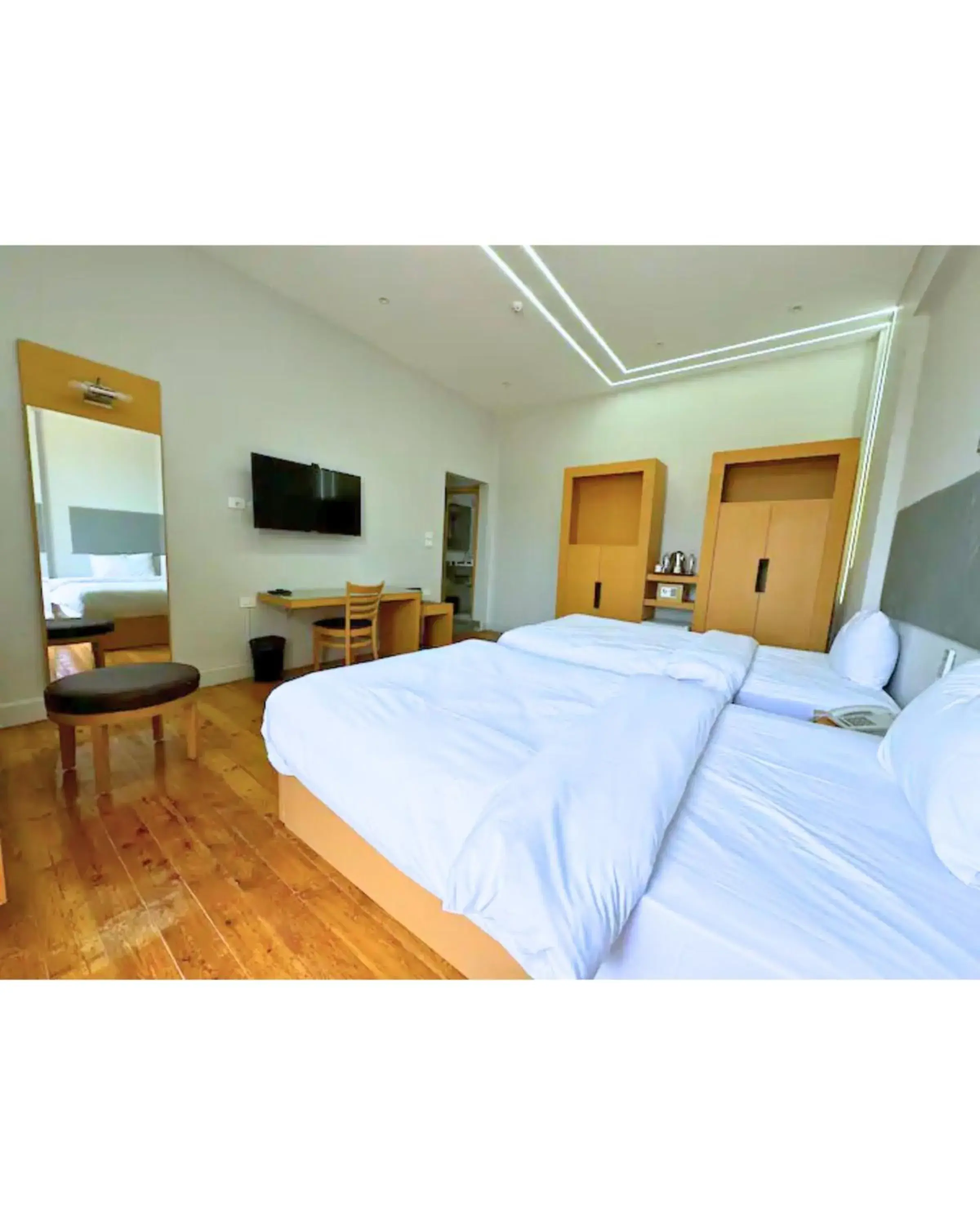 Deluxe Double Room with Balcony in Zamalek House Hotel Deluxe Double Room with Balcony in Zamalek House Hotel