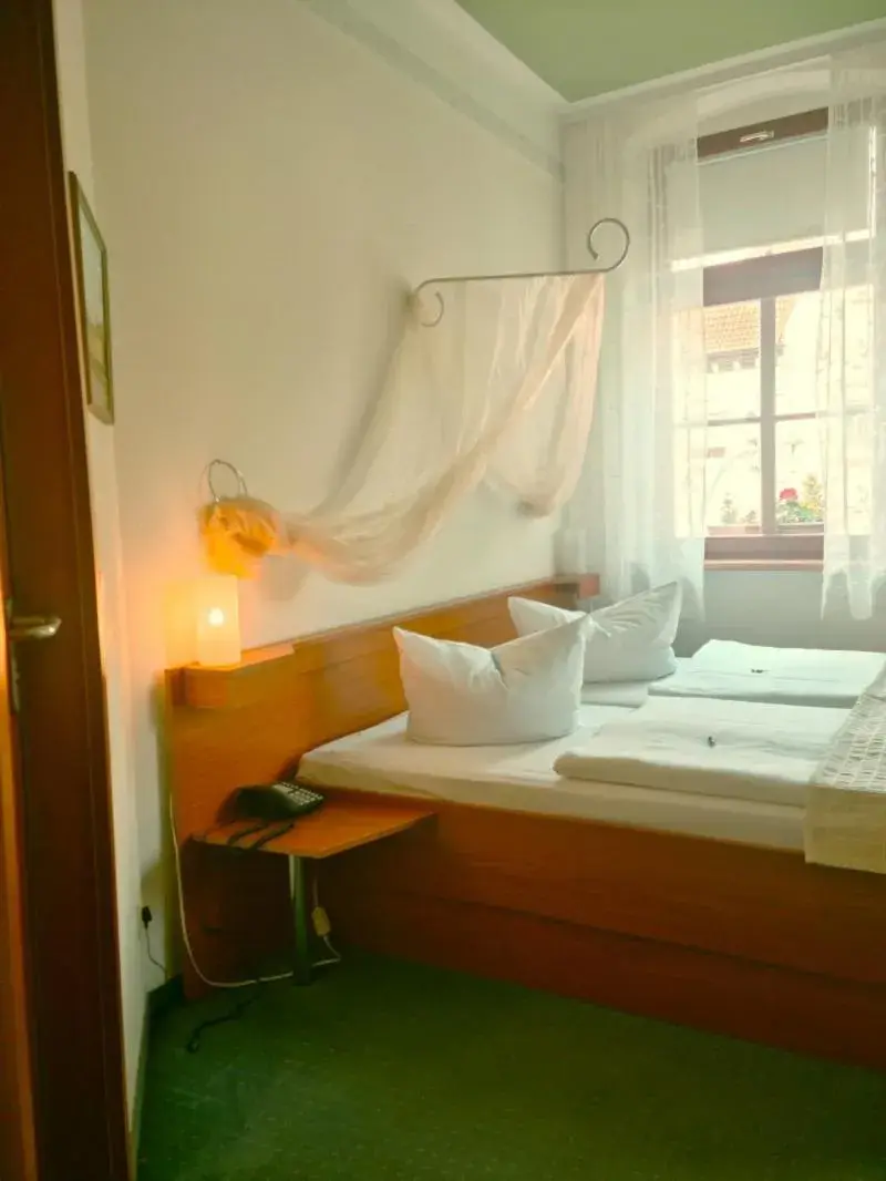 Standard Double Room - single occupancy in Logis Hotel Stadt Neustadt Standard Double Room - single occupancy in Logis Hotel Stadt Neustadt
