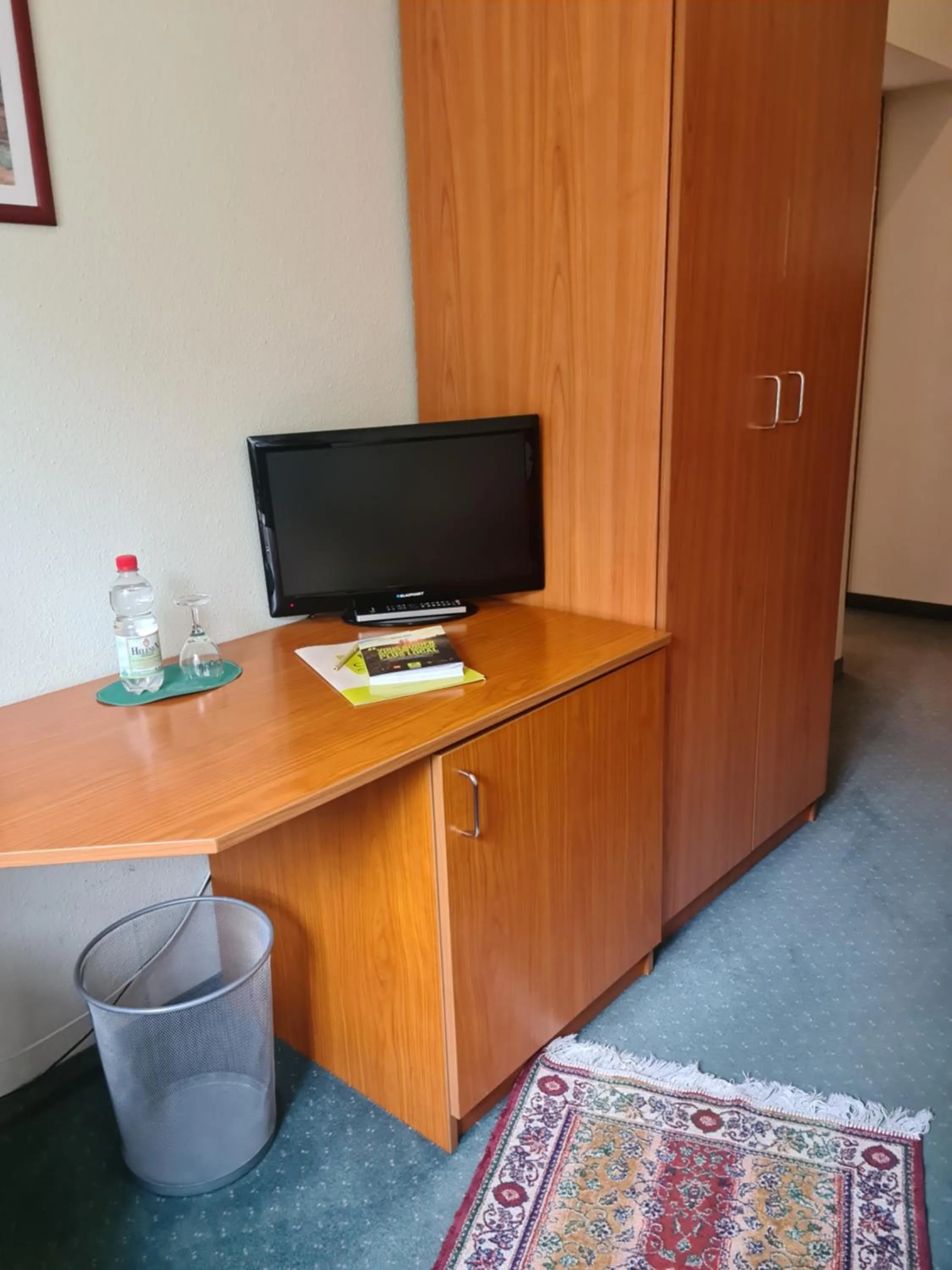 wardrobe in Logis Hotel Stadt Neustadt