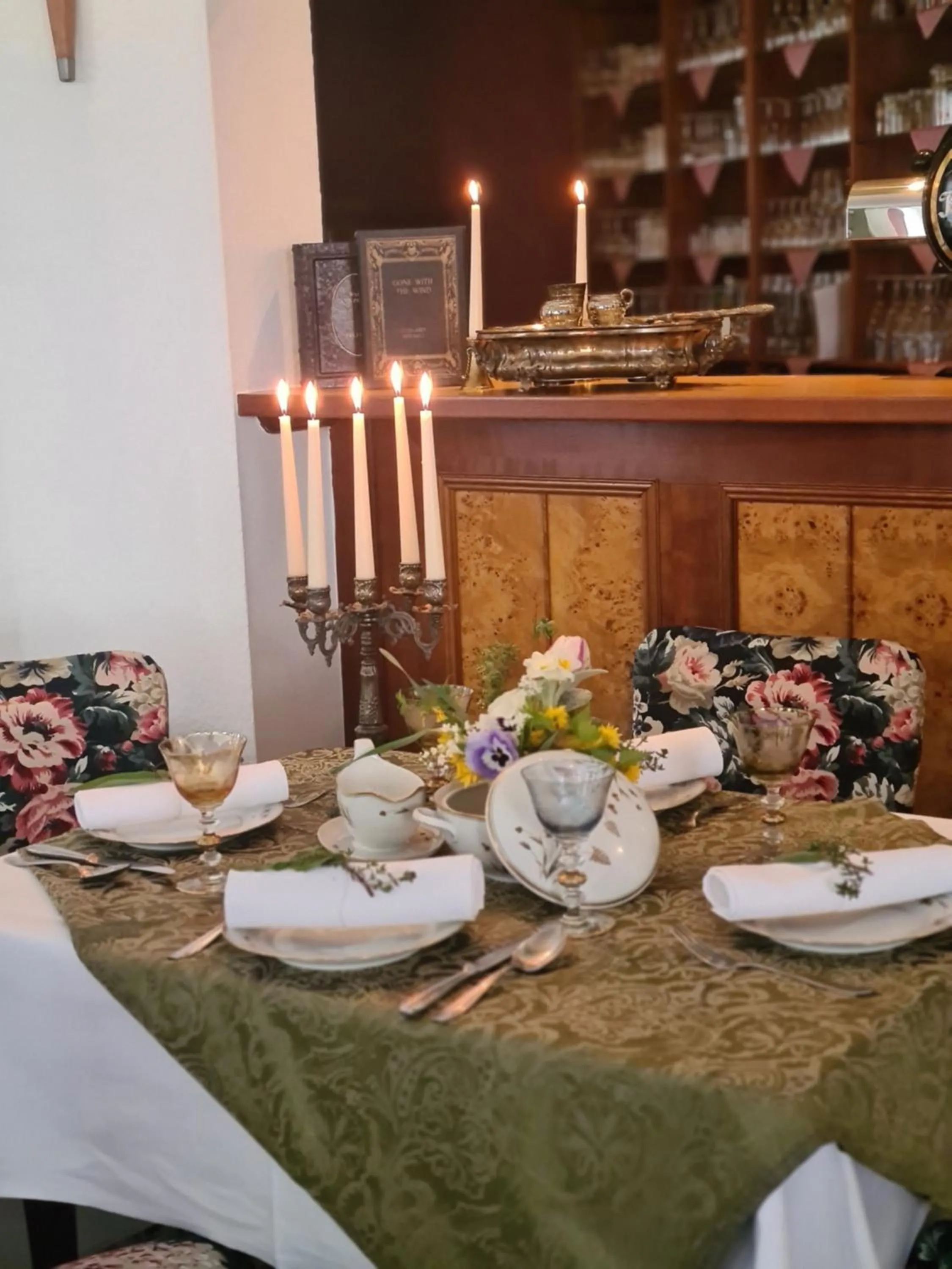 Dining area in Logis Hotel Stadt Neustadt