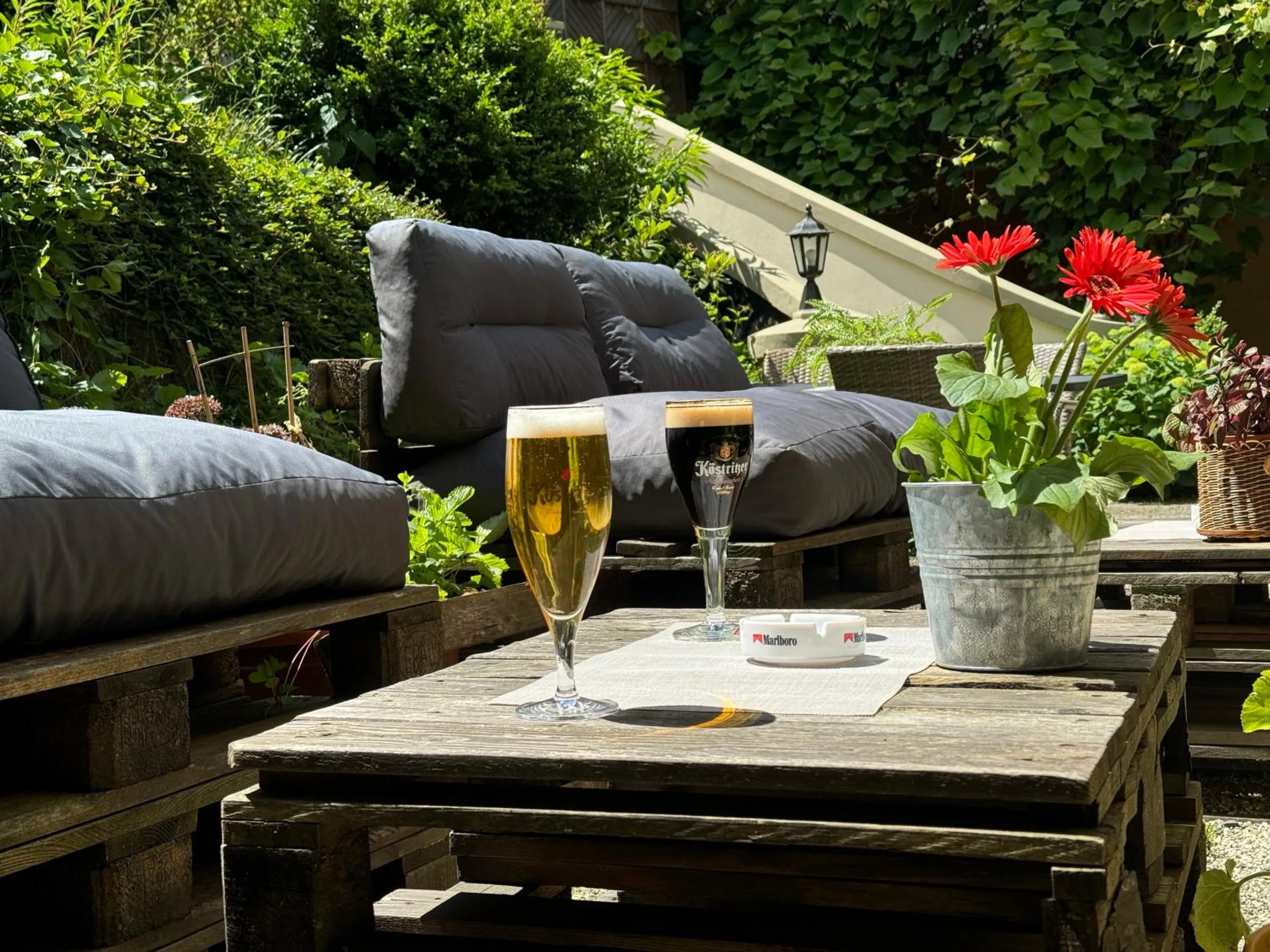 Patio in Logis Hotel Stadt Neustadt