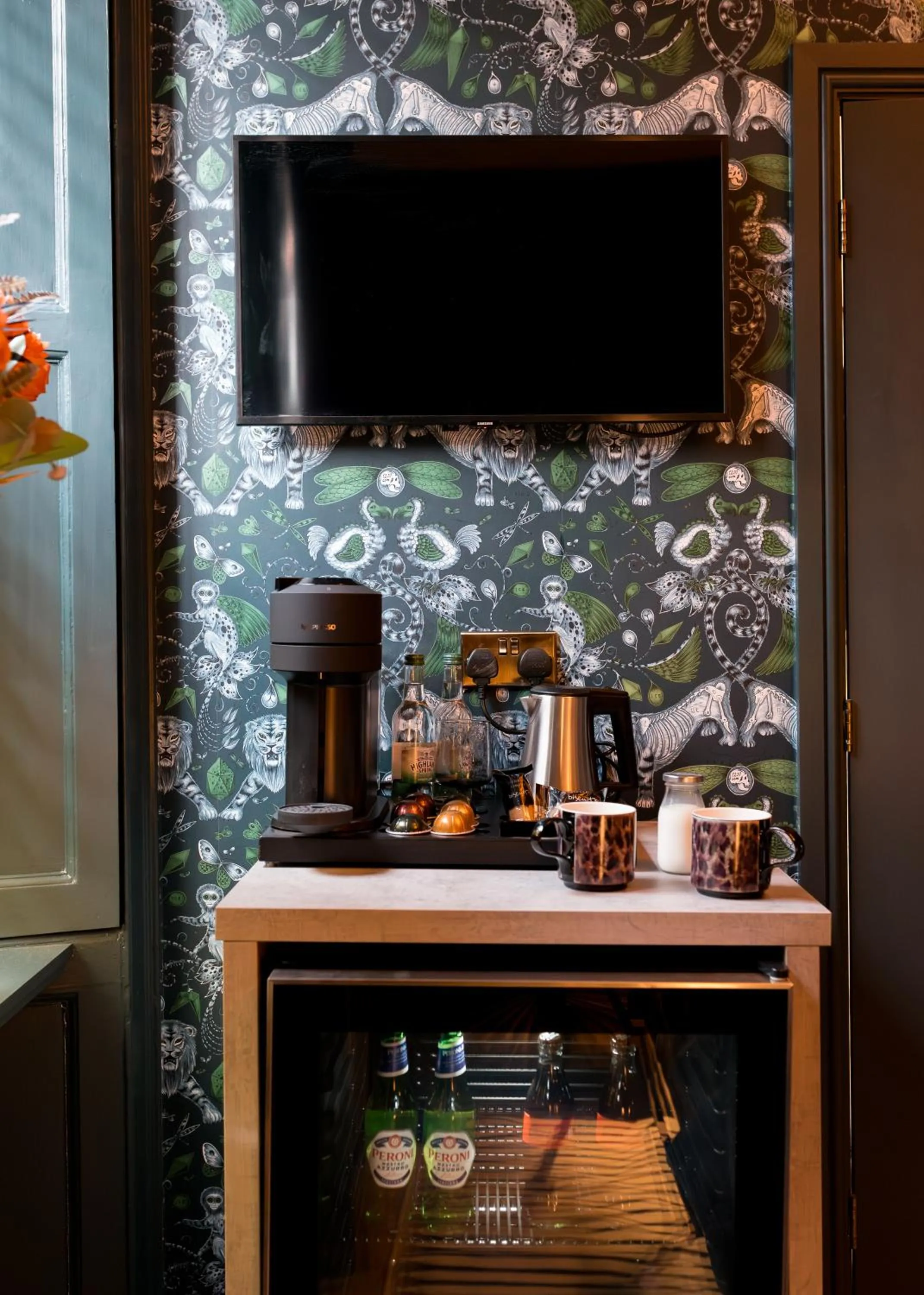 Coffee/tea facilities in Secret Suites
