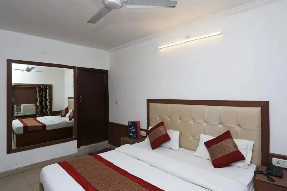 Bed in Vishal Hotel Near New Delhi Railway Station