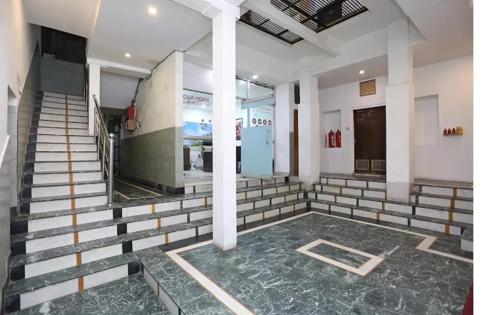 Property building in Vishal Hotel Near New Delhi Railway Station