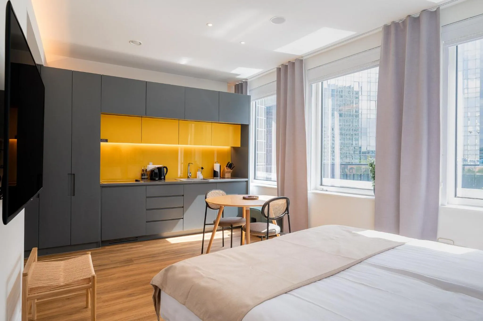 Bed in Limehome Amsterdam Gatwickstraat