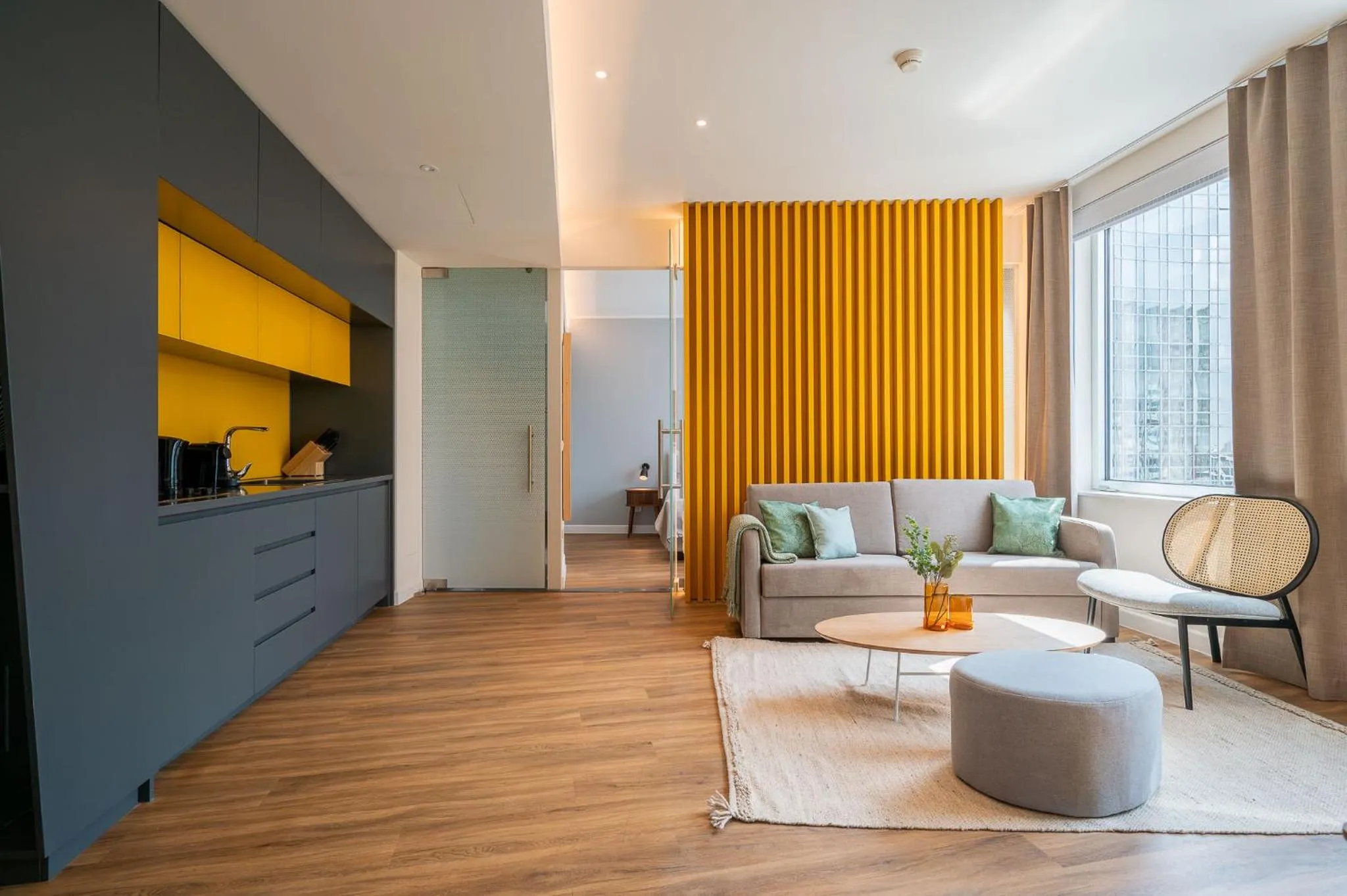 TV and multimedia in Limehome Amsterdam Gatwickstraat