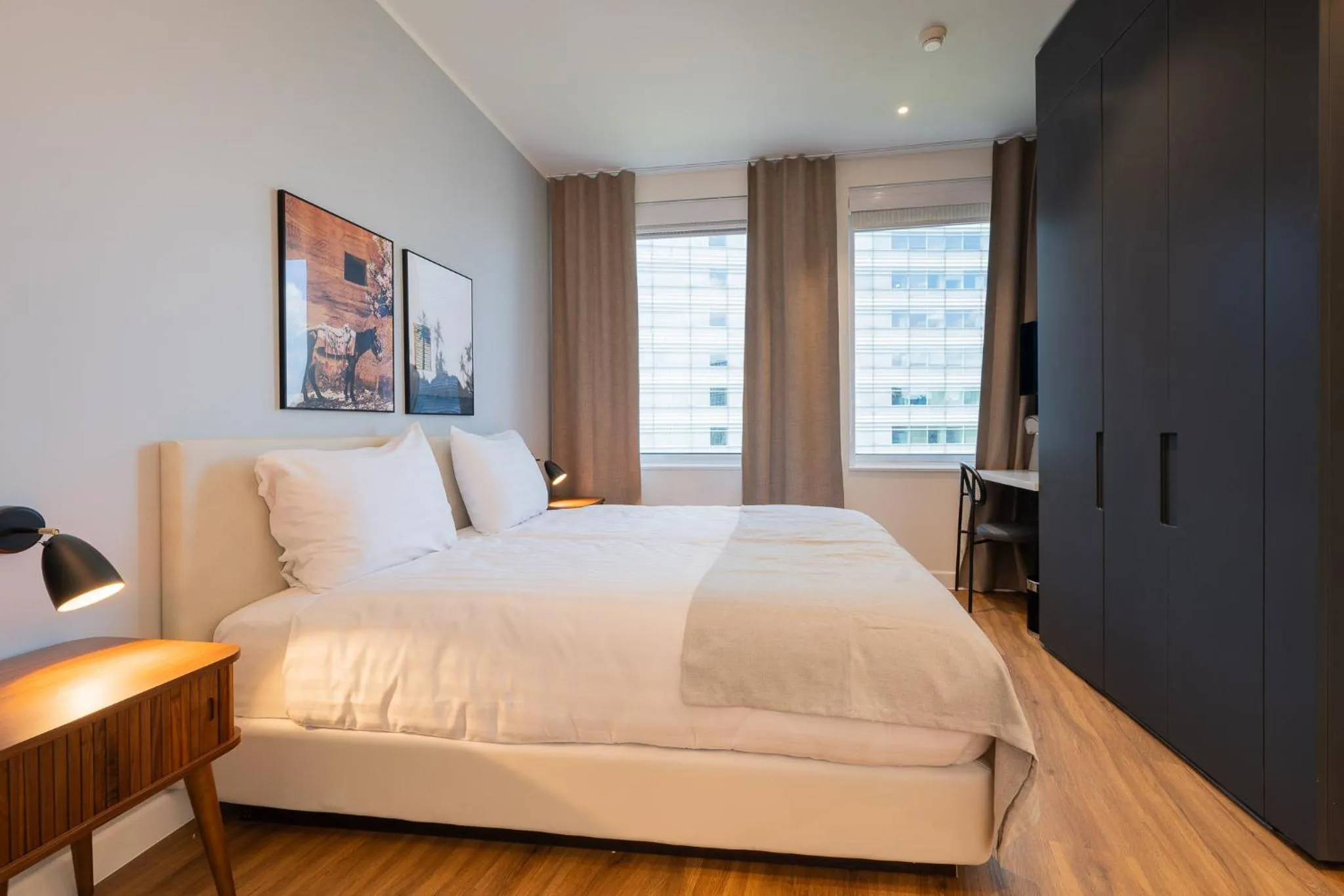 Bed in Limehome Amsterdam Gatwickstraat